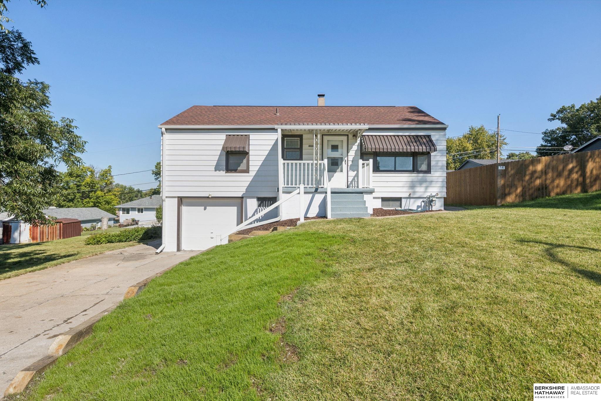 Omaha, Nebraska 68107, United States, 3 Bedrooms Bedrooms, ,2 BathroomsBathrooms,Residential,Active,218199