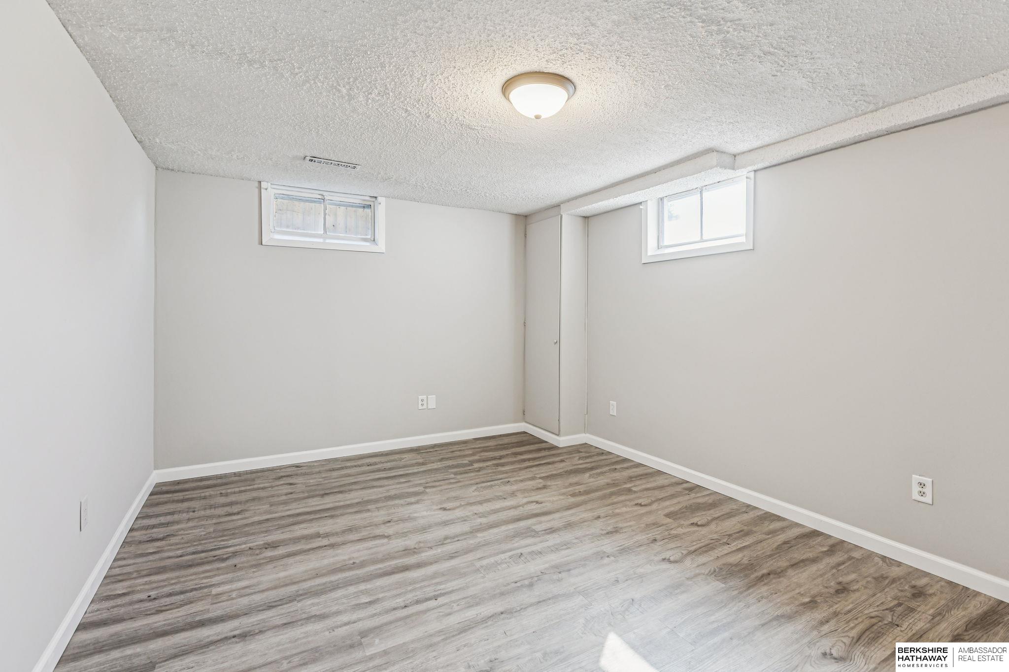 Omaha, Nebraska 68107, United States, 3 Bedrooms Bedrooms, ,2 BathroomsBathrooms,Residential,Active,218199