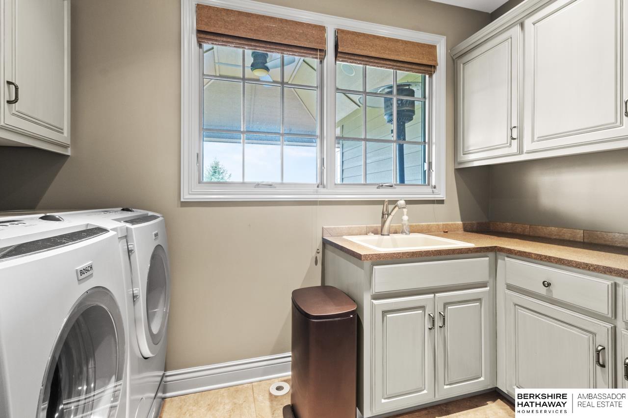 Elkhorn, Nebraska 68022, United States, 4 Bedrooms Bedrooms, ,4 BathroomsBathrooms,Residential,Active,182499