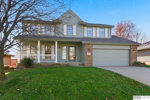 Photo of 2001 Liberty Lane, Papillion, NE 68133 (MLS # 22532961)