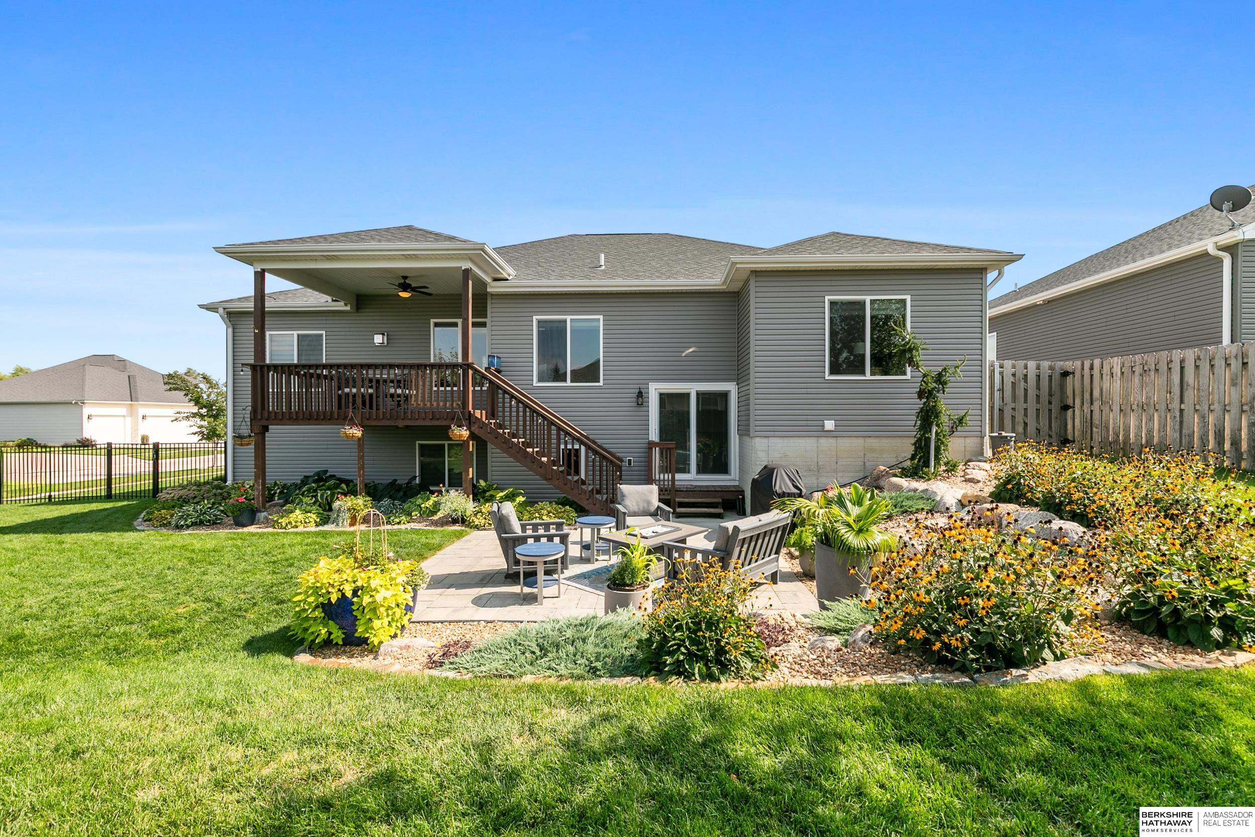 Lincoln, Nebraska 68516, United States, 5 Bedrooms Bedrooms, ,3 BathroomsBathrooms,Residential,Pending,213042