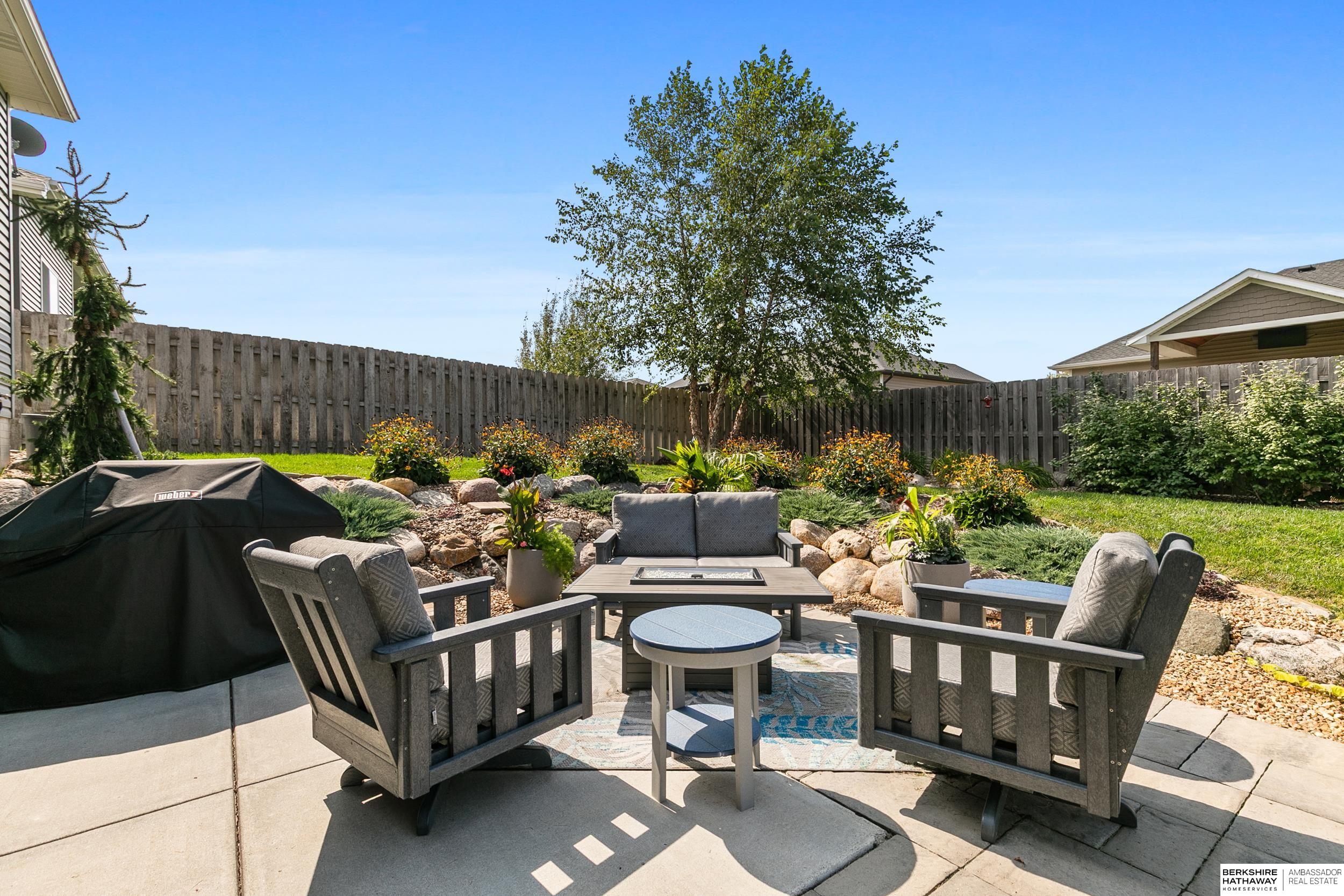 Lincoln, Nebraska 68516, United States, 5 Bedrooms Bedrooms, ,3 BathroomsBathrooms,Residential,Pending,213042