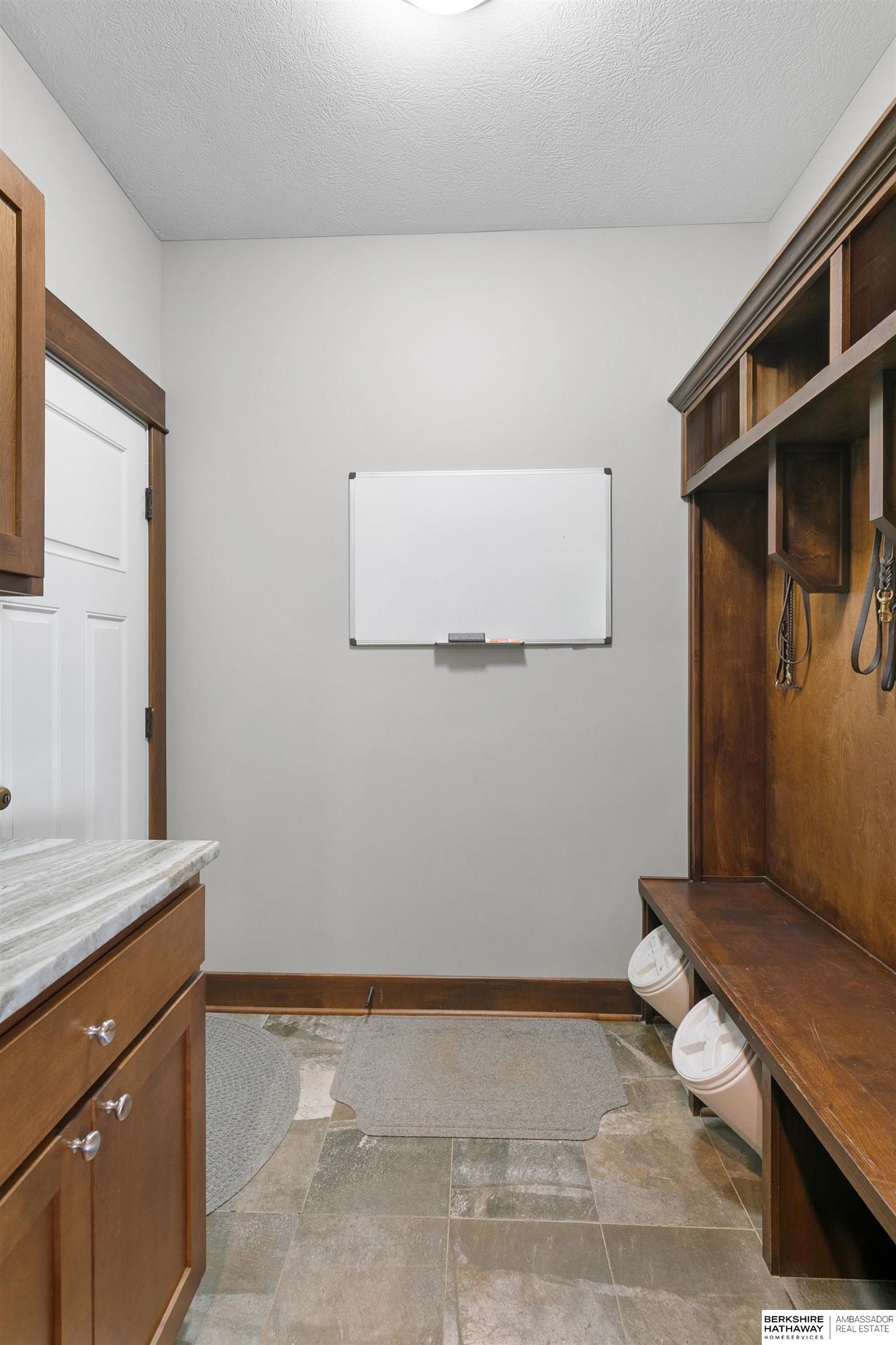 Lincoln, Nebraska 68516, United States, 5 Bedrooms Bedrooms, ,3 BathroomsBathrooms,Residential,Pending,213042