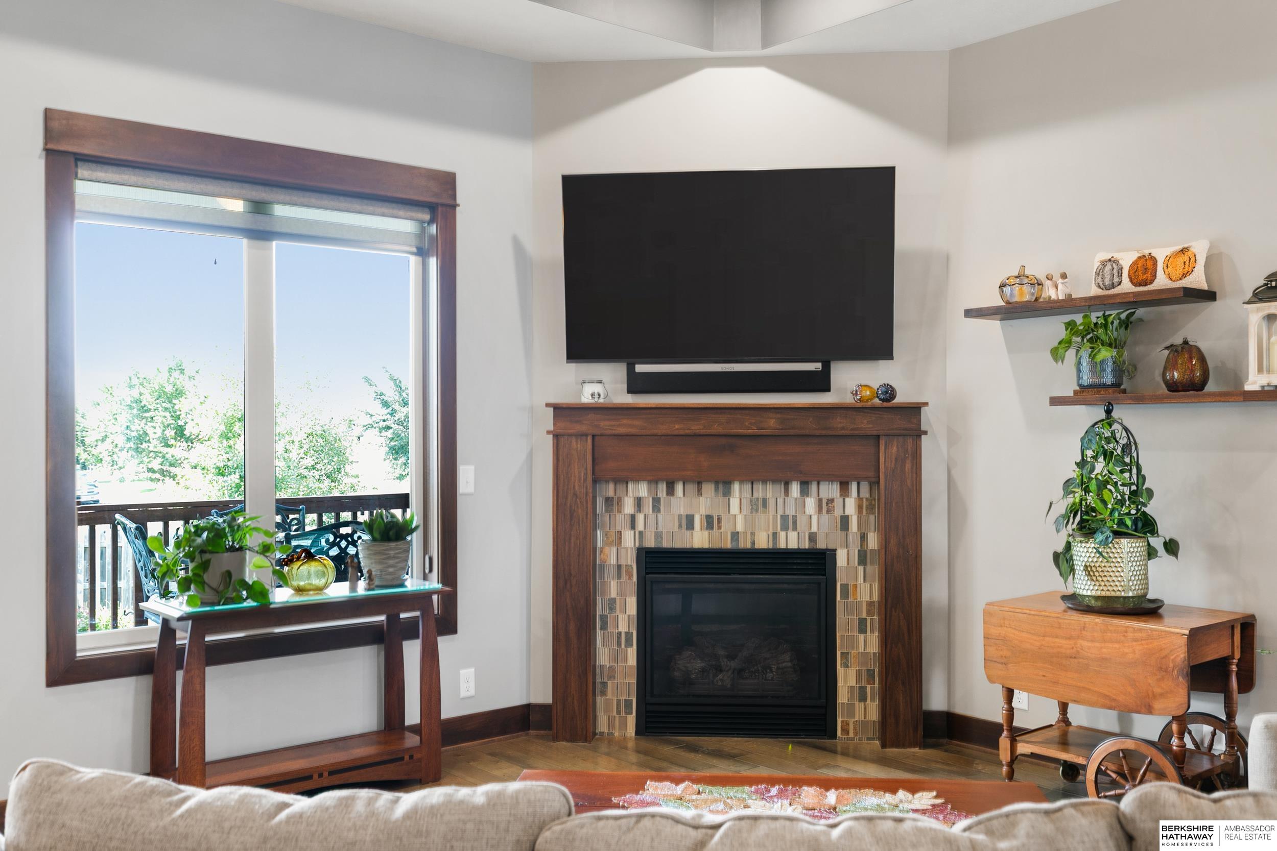 Lincoln, Nebraska 68516, United States, 5 Bedrooms Bedrooms, ,3 BathroomsBathrooms,Residential,Pending,213042