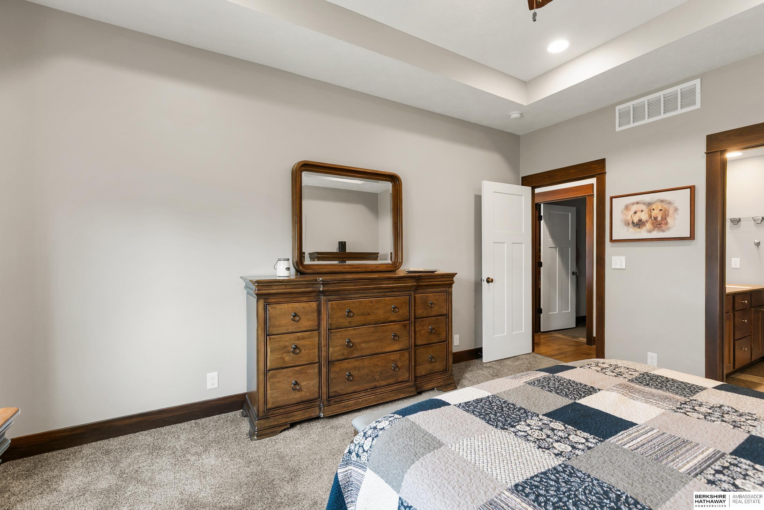 Lincoln, Nebraska 68516, United States, 5 Bedrooms Bedrooms, ,3 BathroomsBathrooms,Residential,Pending,213042