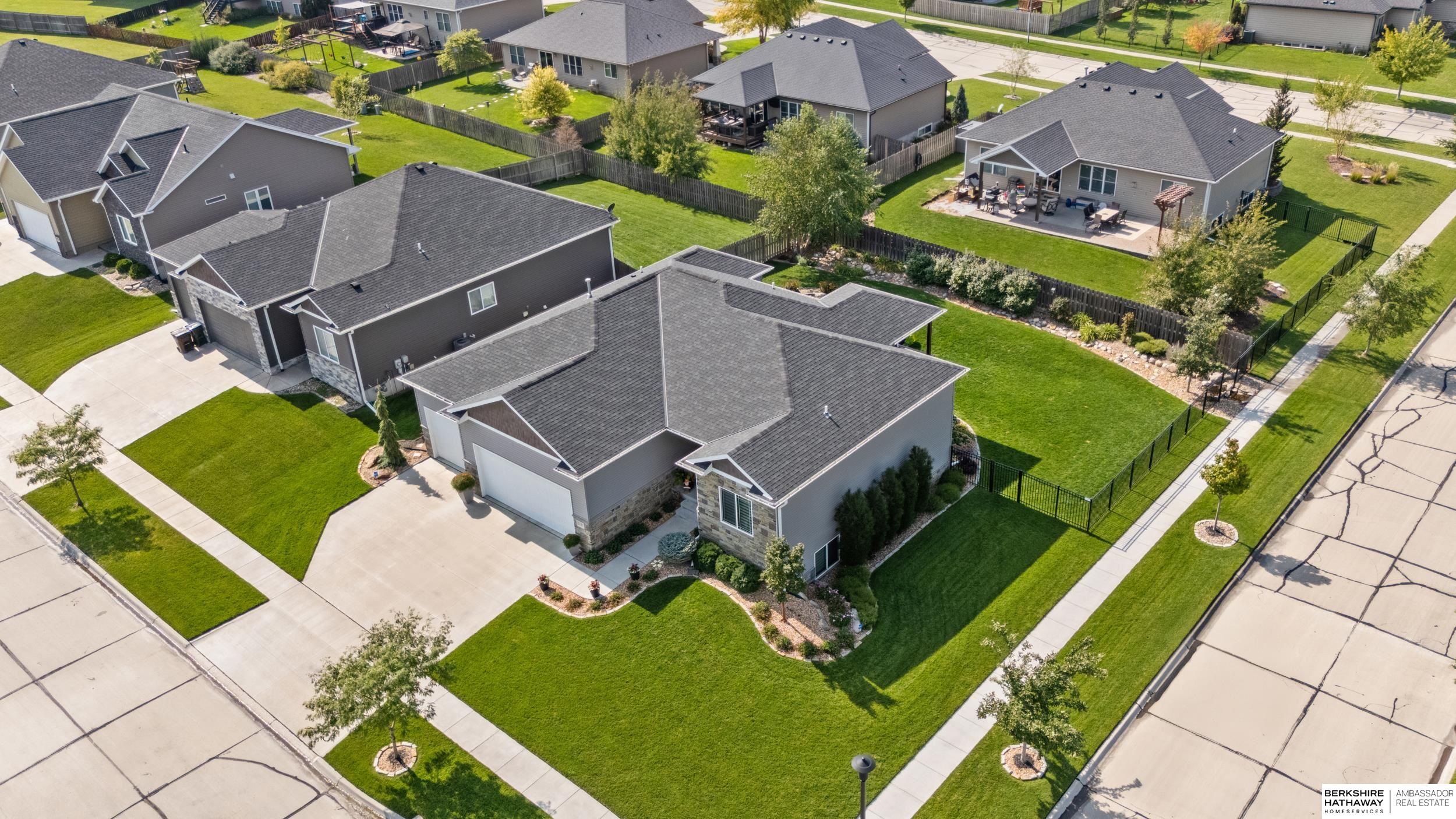 Lincoln, Nebraska 68516, United States, 5 Bedrooms Bedrooms, ,3 BathroomsBathrooms,Residential,Pending,213042