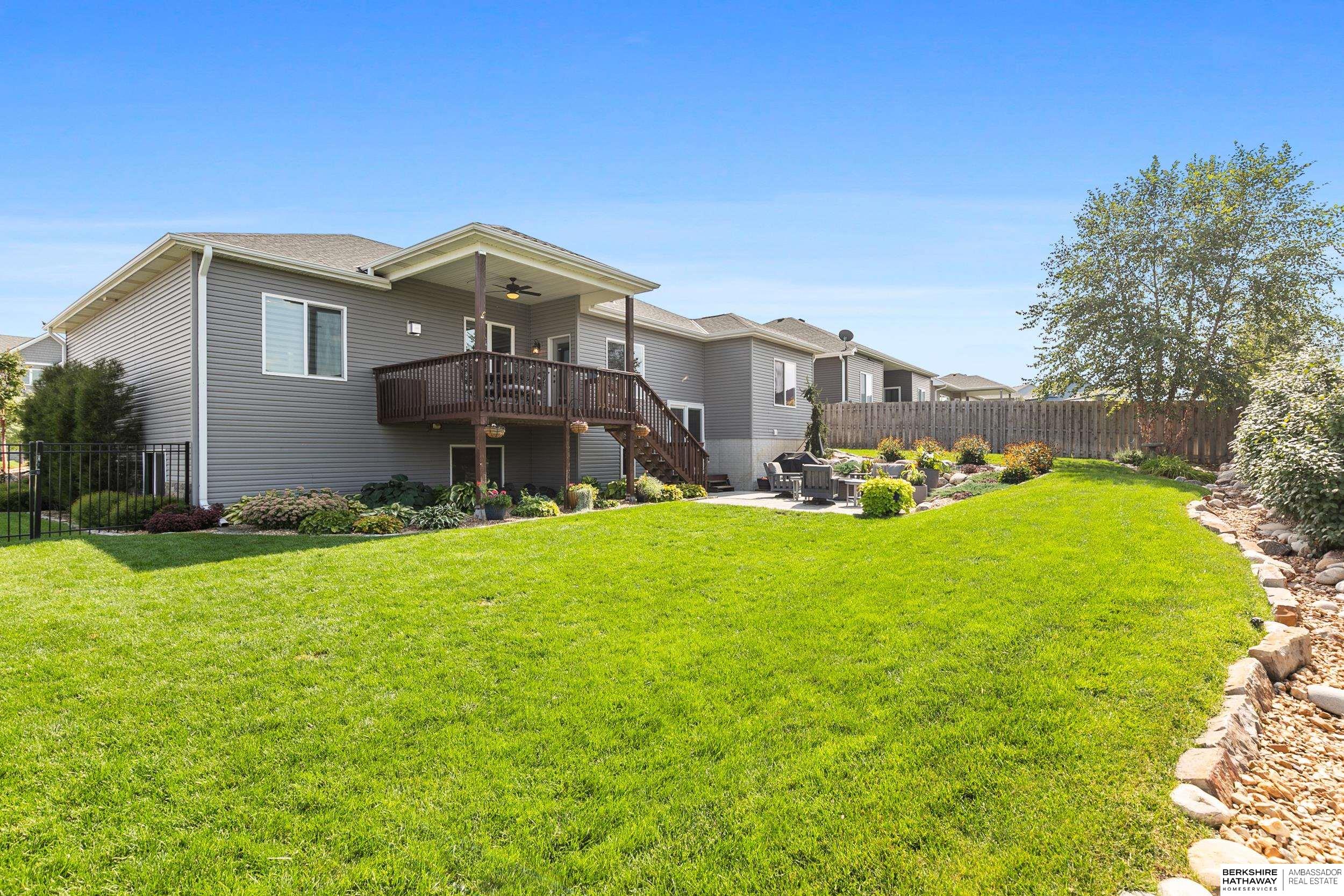 Lincoln, Nebraska 68516, United States, 5 Bedrooms Bedrooms, ,3 BathroomsBathrooms,Residential,Pending,213042