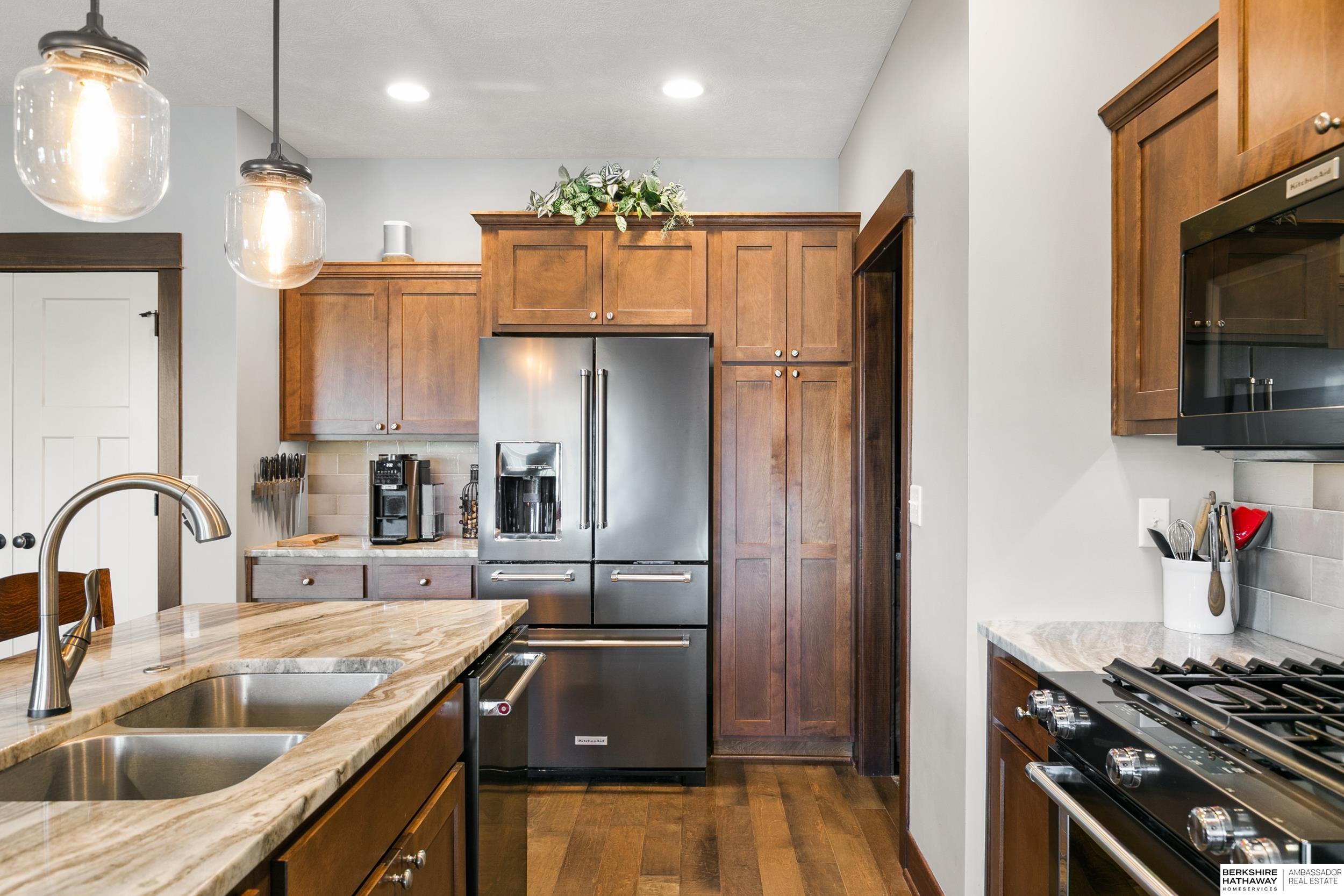 Lincoln, Nebraska 68516, United States, 5 Bedrooms Bedrooms, ,3 BathroomsBathrooms,Residential,Pending,213042