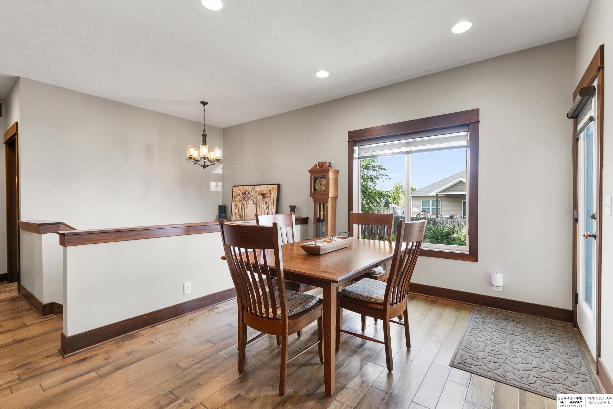 Lincoln, Nebraska 68516, United States, 5 Bedrooms Bedrooms, ,3 BathroomsBathrooms,Residential,Pending,213042