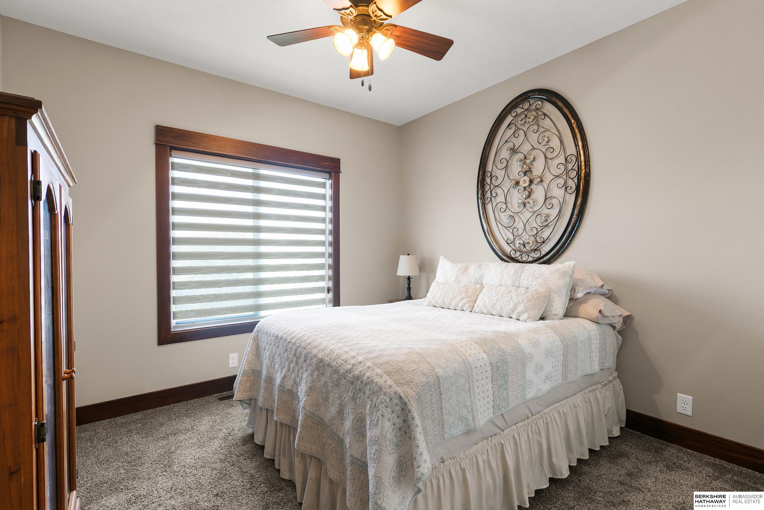 Lincoln, Nebraska 68516, United States, 5 Bedrooms Bedrooms, ,3 BathroomsBathrooms,Residential,Pending,213042