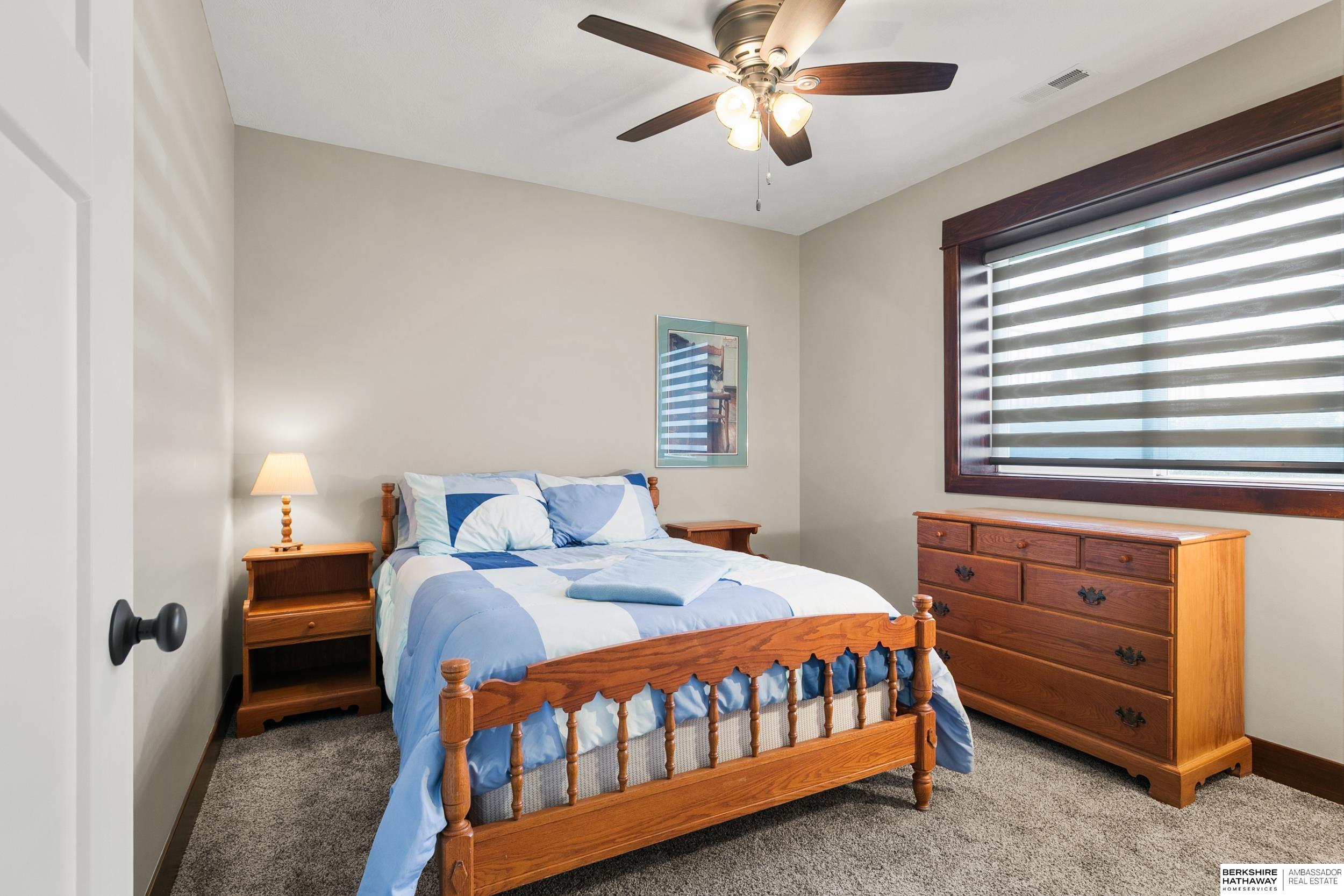 Lincoln, Nebraska 68516, United States, 5 Bedrooms Bedrooms, ,3 BathroomsBathrooms,Residential,Pending,213042