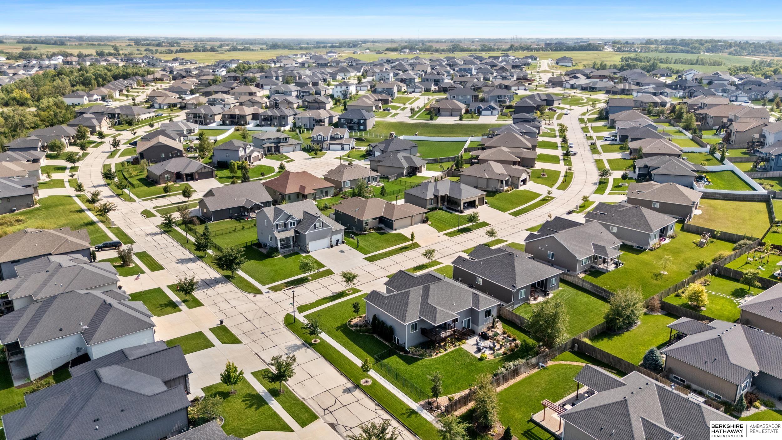 Lincoln, Nebraska 68516, United States, 5 Bedrooms Bedrooms, ,3 BathroomsBathrooms,Residential,Pending,213042