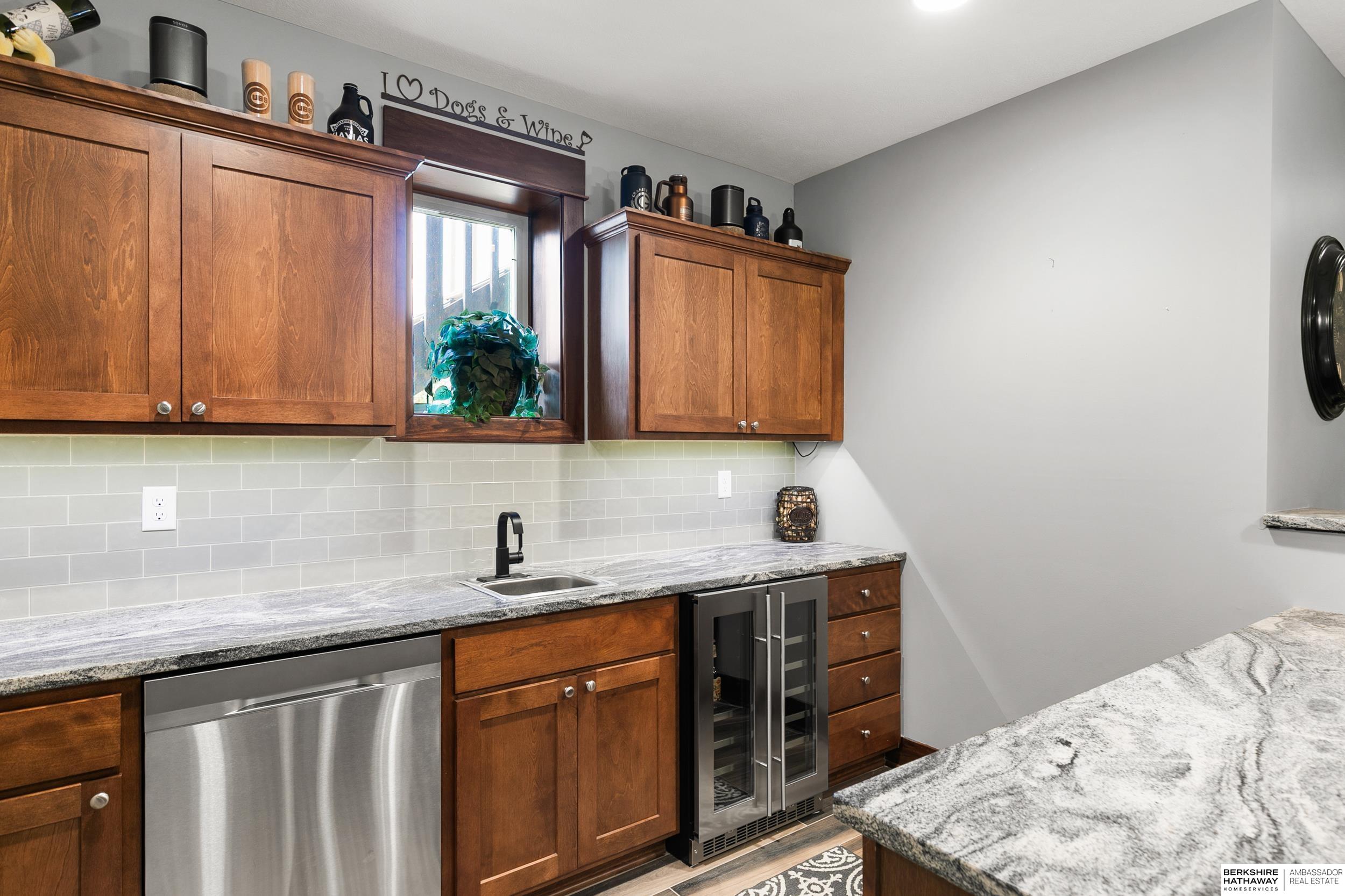 Lincoln, Nebraska 68516, United States, 5 Bedrooms Bedrooms, ,3 BathroomsBathrooms,Residential,Pending,213042