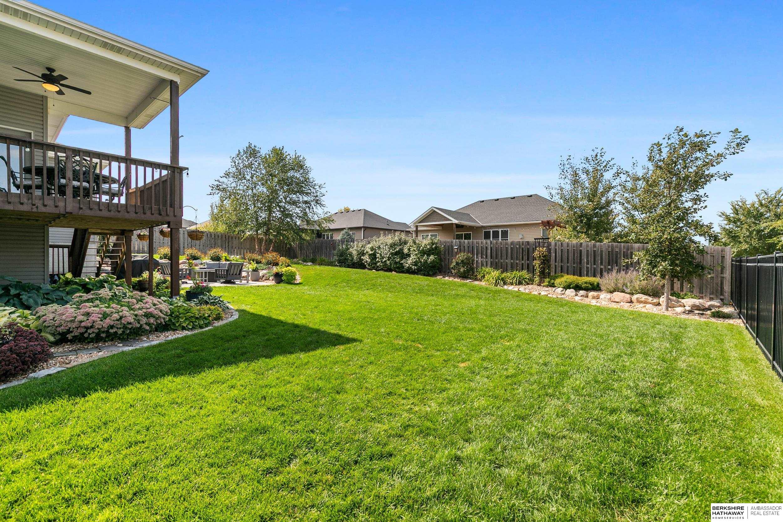 Lincoln, Nebraska 68516, United States, 5 Bedrooms Bedrooms, ,3 BathroomsBathrooms,Residential,Pending,213042