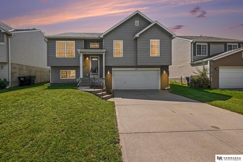 Photo of 19509 V Street, Omaha, NE 68135 (MLS # 22624750)
