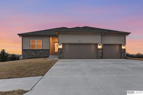 Photo of 5117 S 198 Avenue, Omaha, NE 68135 (MLS # 22606110)