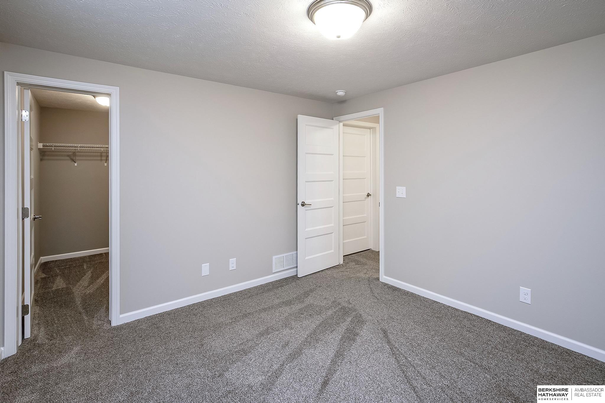 Gretna, Nebraska 68028, United States, 4 Bedrooms Bedrooms, ,3 BathroomsBathrooms,Residential,Pending,195782