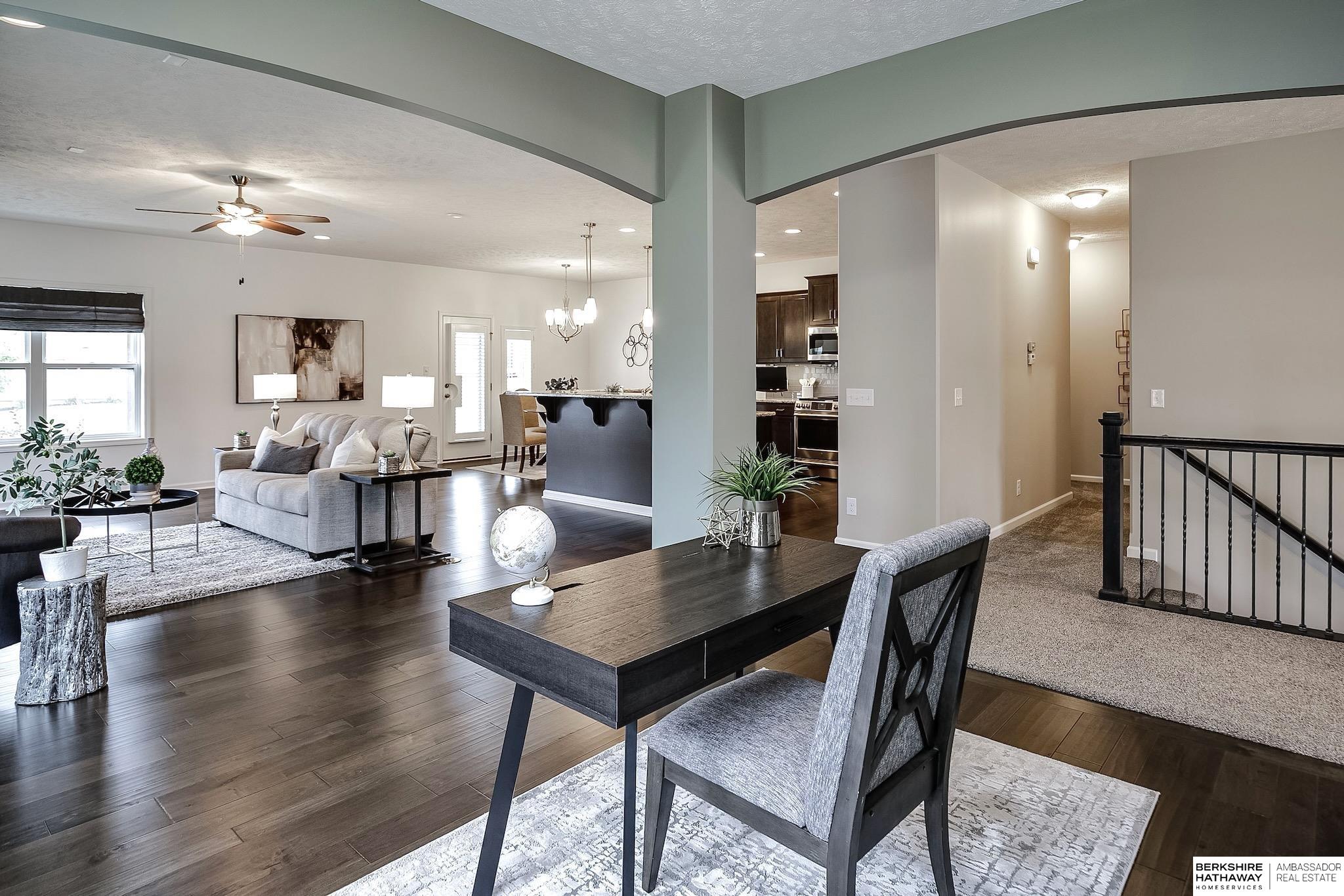 Gretna, Nebraska 68028, United States, 4 Bedrooms Bedrooms, ,3 BathroomsBathrooms,Residential,Pending,195782