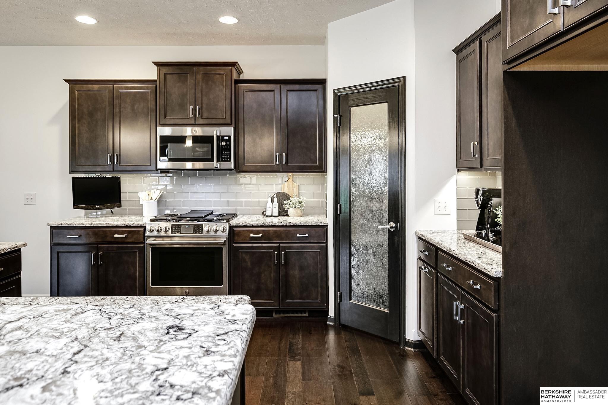 Gretna, Nebraska 68028, United States, 4 Bedrooms Bedrooms, ,3 BathroomsBathrooms,Residential,Pending,195782