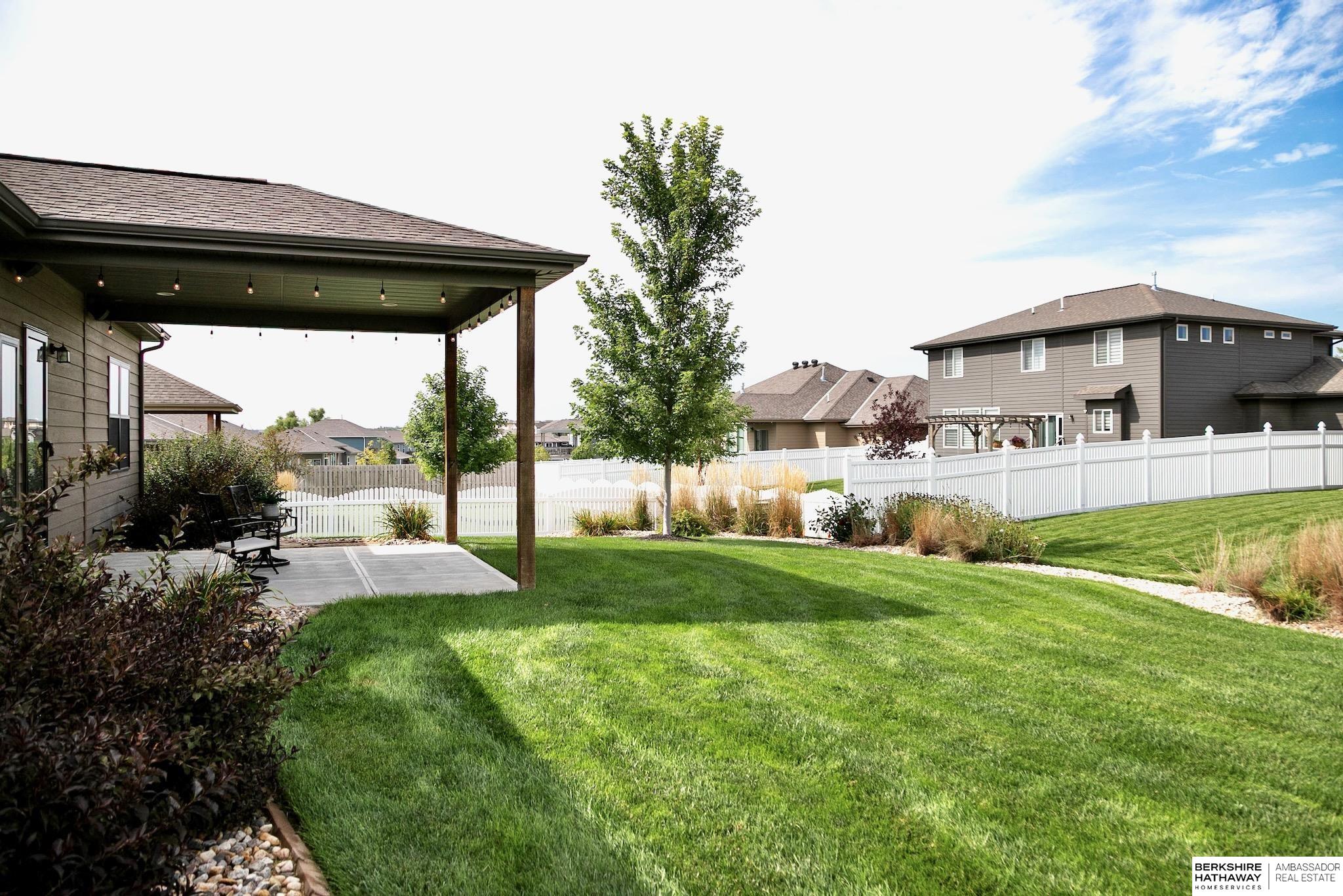 Gretna, Nebraska 68028, United States, 4 Bedrooms Bedrooms, ,3 BathroomsBathrooms,Residential,Pending,195782