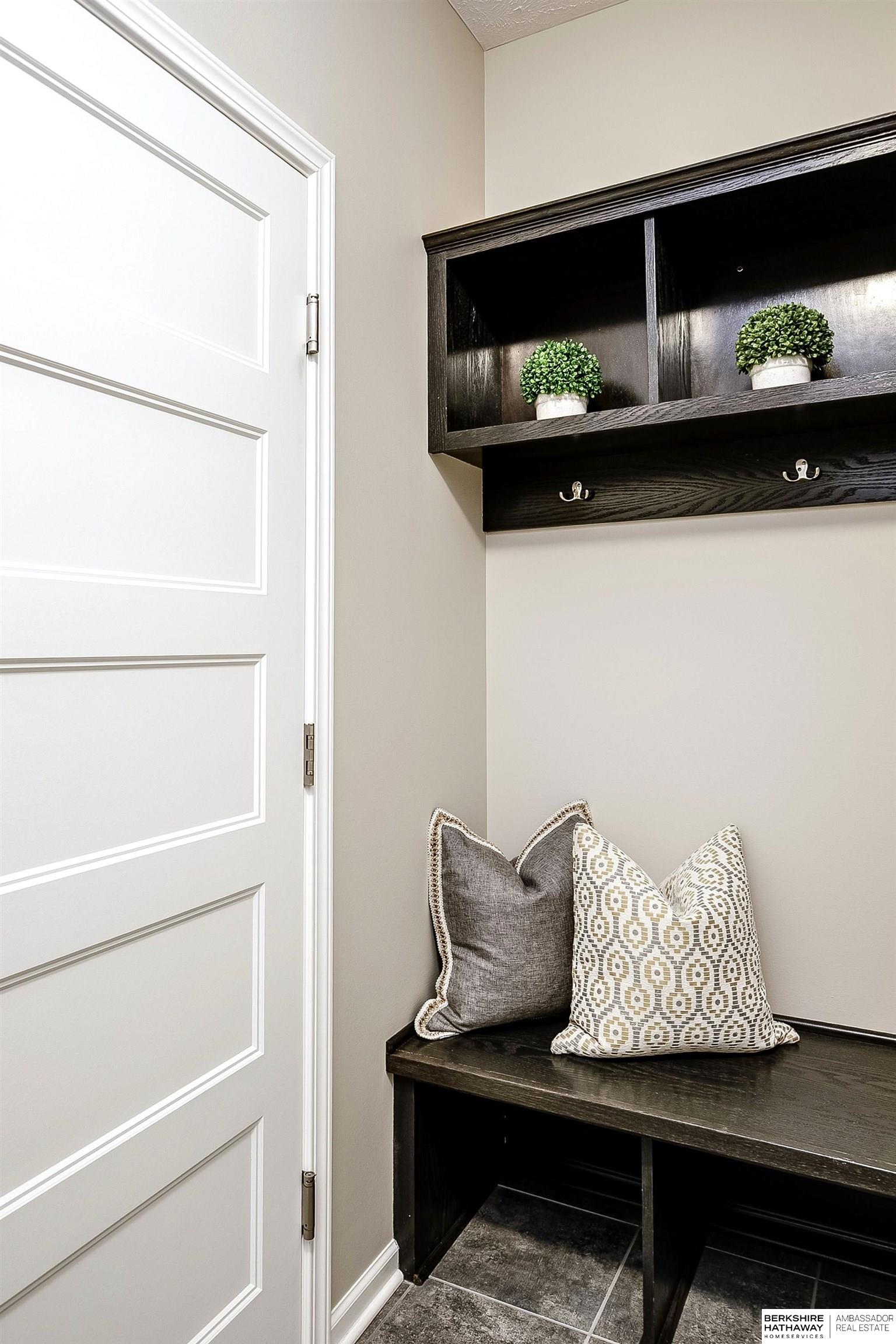 Gretna, Nebraska 68028, United States, 4 Bedrooms Bedrooms, ,3 BathroomsBathrooms,Residential,Pending,195782