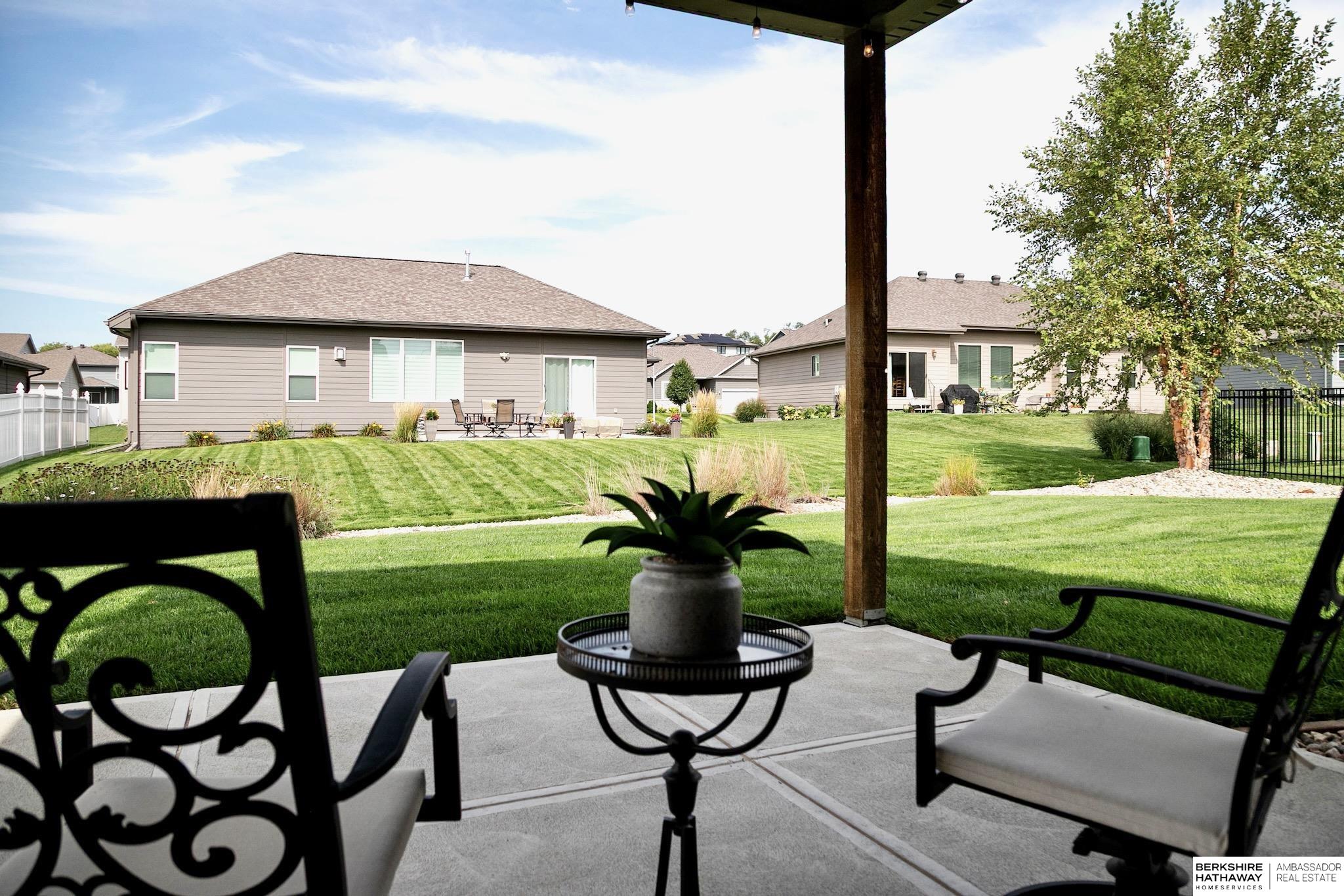 Gretna, Nebraska 68028, United States, 4 Bedrooms Bedrooms, ,3 BathroomsBathrooms,Residential,Pending,195782