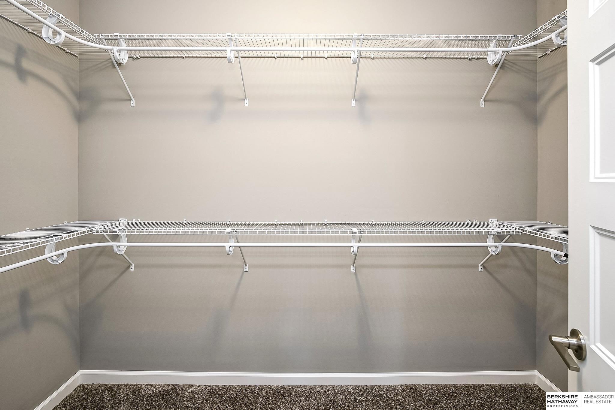 Gretna, Nebraska 68028, United States, 4 Bedrooms Bedrooms, ,3 BathroomsBathrooms,Residential,Pending,195782