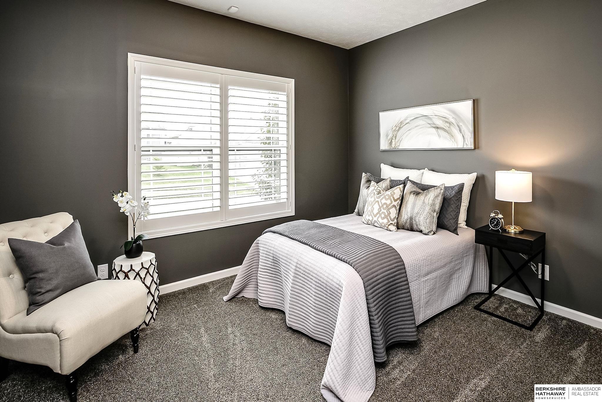 Gretna, Nebraska 68028, United States, 4 Bedrooms Bedrooms, ,3 BathroomsBathrooms,Residential,Pending,195782