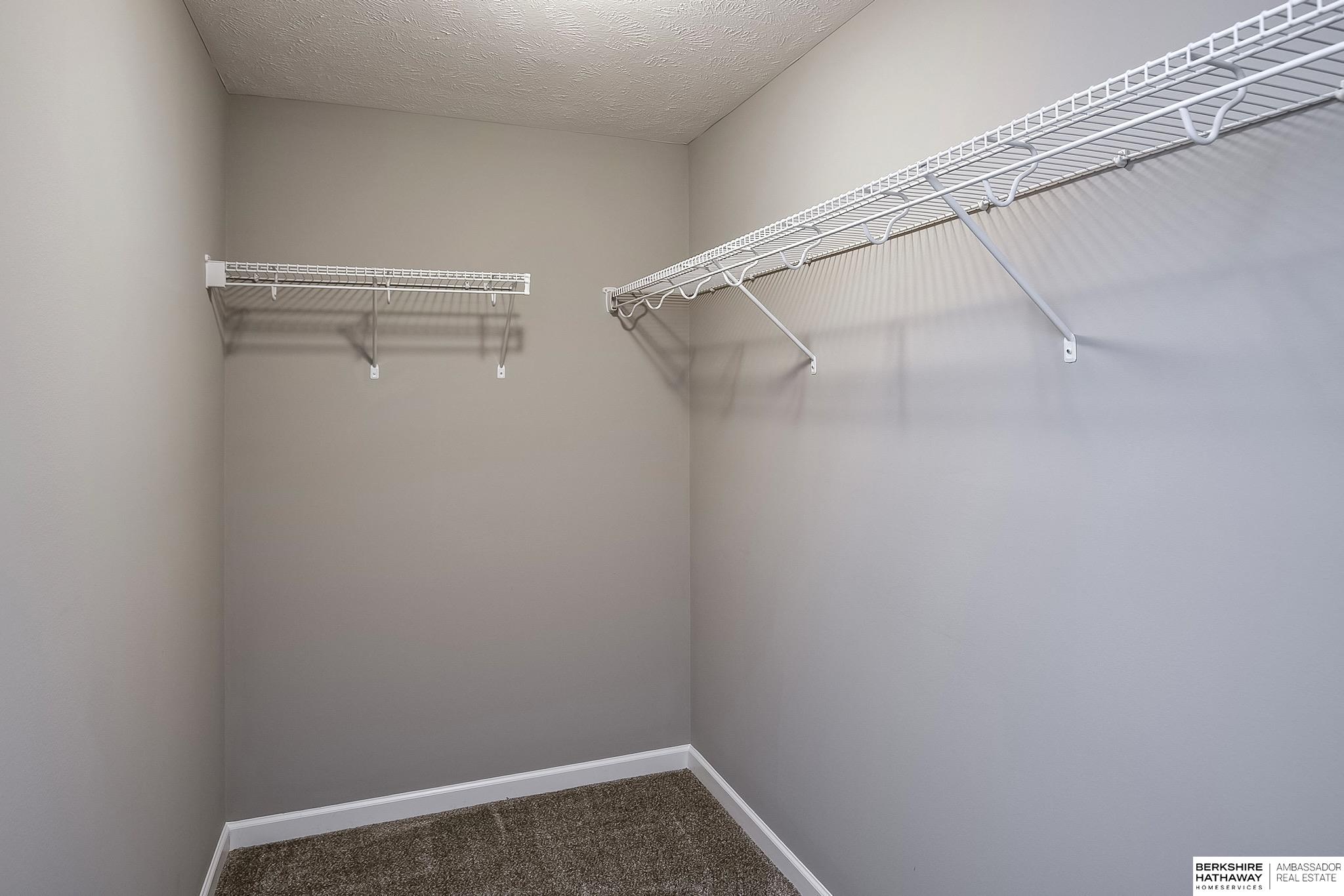 Gretna, Nebraska 68028, United States, 4 Bedrooms Bedrooms, ,3 BathroomsBathrooms,Residential,Pending,195782