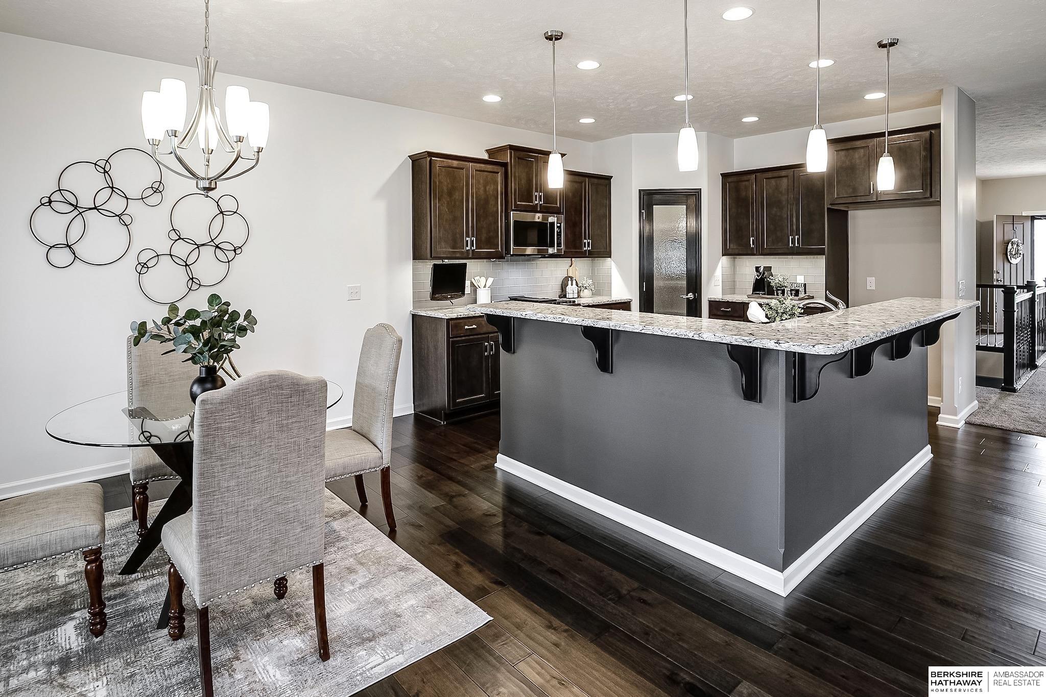 Gretna, Nebraska 68028, United States, 4 Bedrooms Bedrooms, ,3 BathroomsBathrooms,Residential,Pending,195782