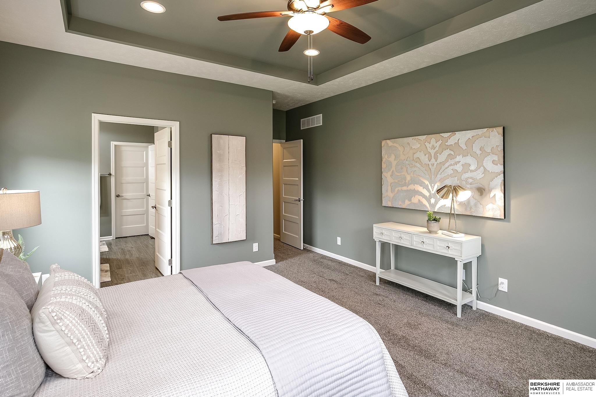 Gretna, Nebraska 68028, United States, 4 Bedrooms Bedrooms, ,3 BathroomsBathrooms,Residential,Pending,195782