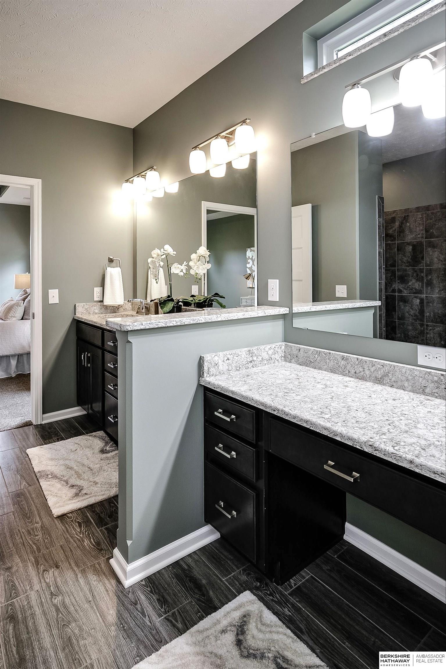 Gretna, Nebraska 68028, United States, 4 Bedrooms Bedrooms, ,3 BathroomsBathrooms,Residential,Pending,195782