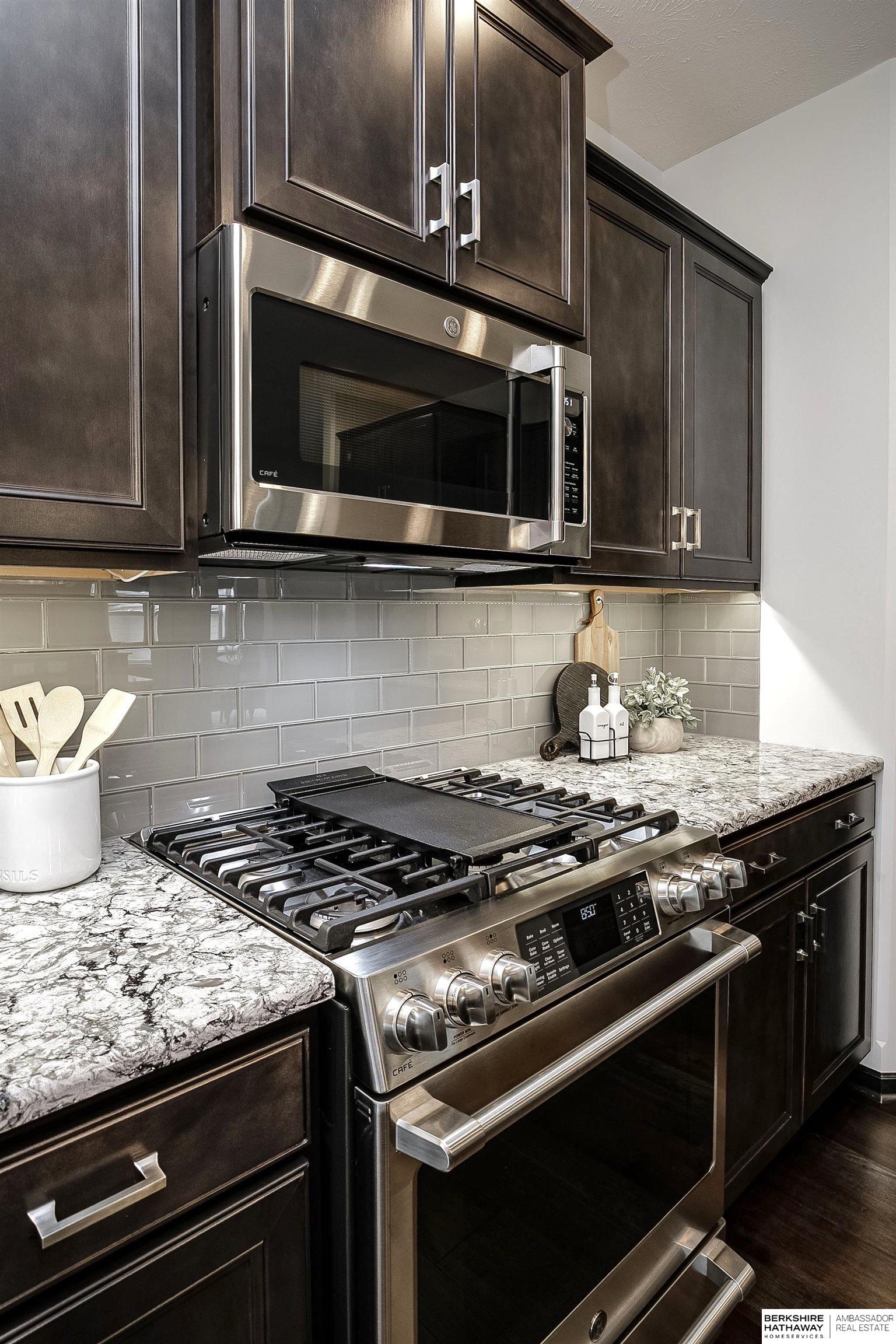 Gretna, Nebraska 68028, United States, 4 Bedrooms Bedrooms, ,3 BathroomsBathrooms,Residential,Pending,195782