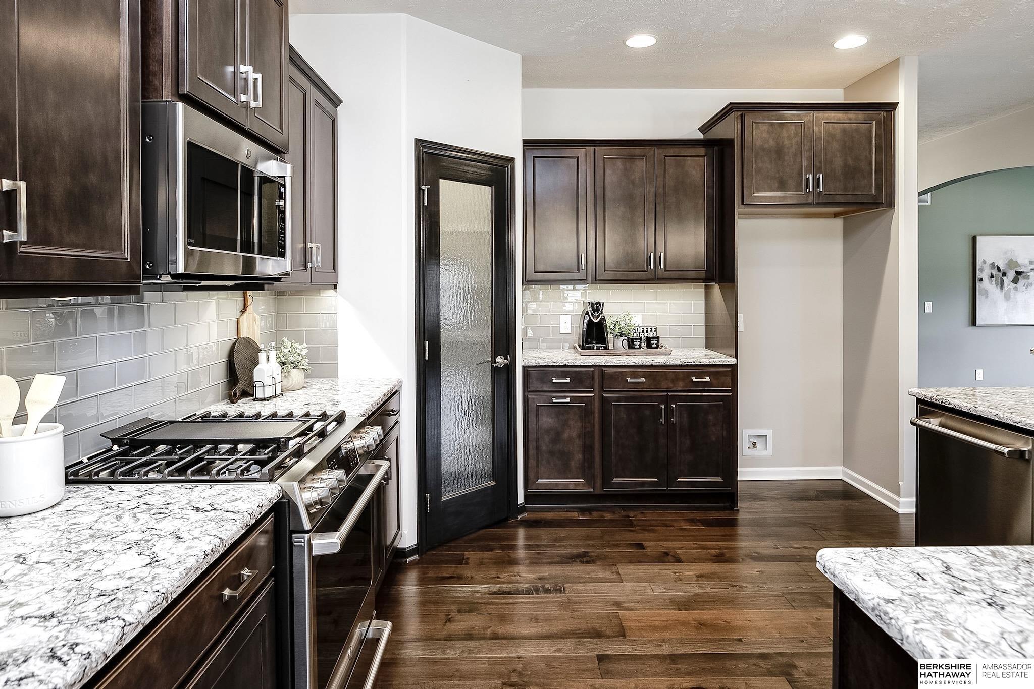 Gretna, Nebraska 68028, United States, 4 Bedrooms Bedrooms, ,3 BathroomsBathrooms,Residential,Pending,195782