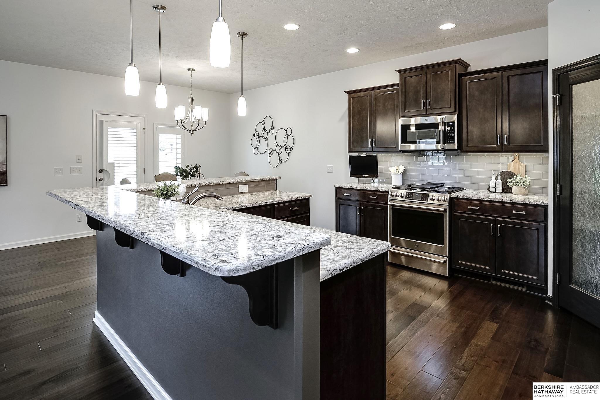 Gretna, Nebraska 68028, United States, 4 Bedrooms Bedrooms, ,3 BathroomsBathrooms,Residential,Pending,195782