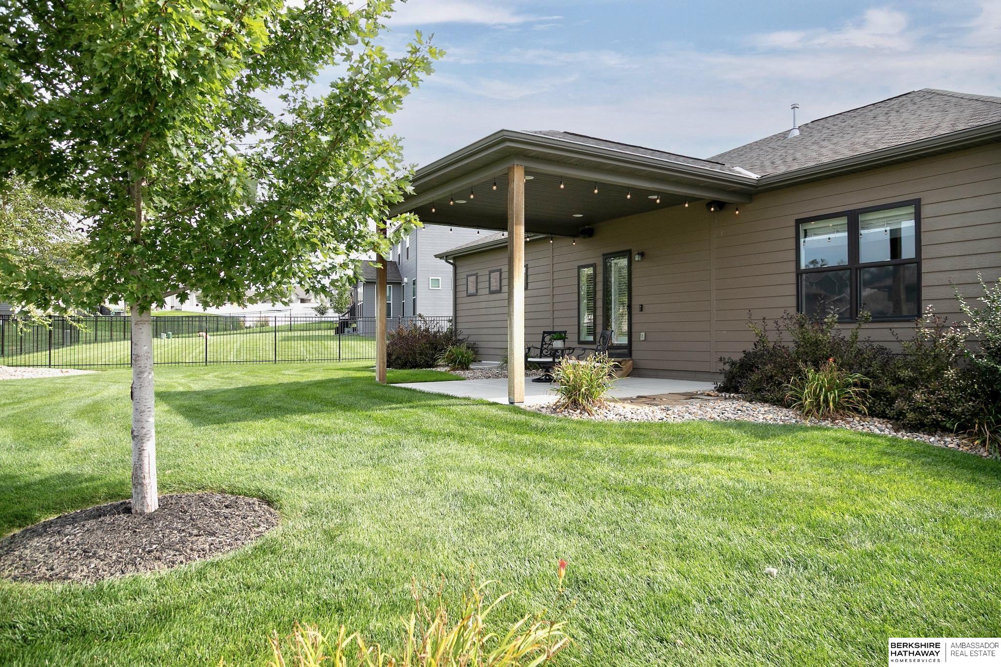 Gretna, Nebraska 68028, United States, 4 Bedrooms Bedrooms, ,3 BathroomsBathrooms,Residential,Pending,195782