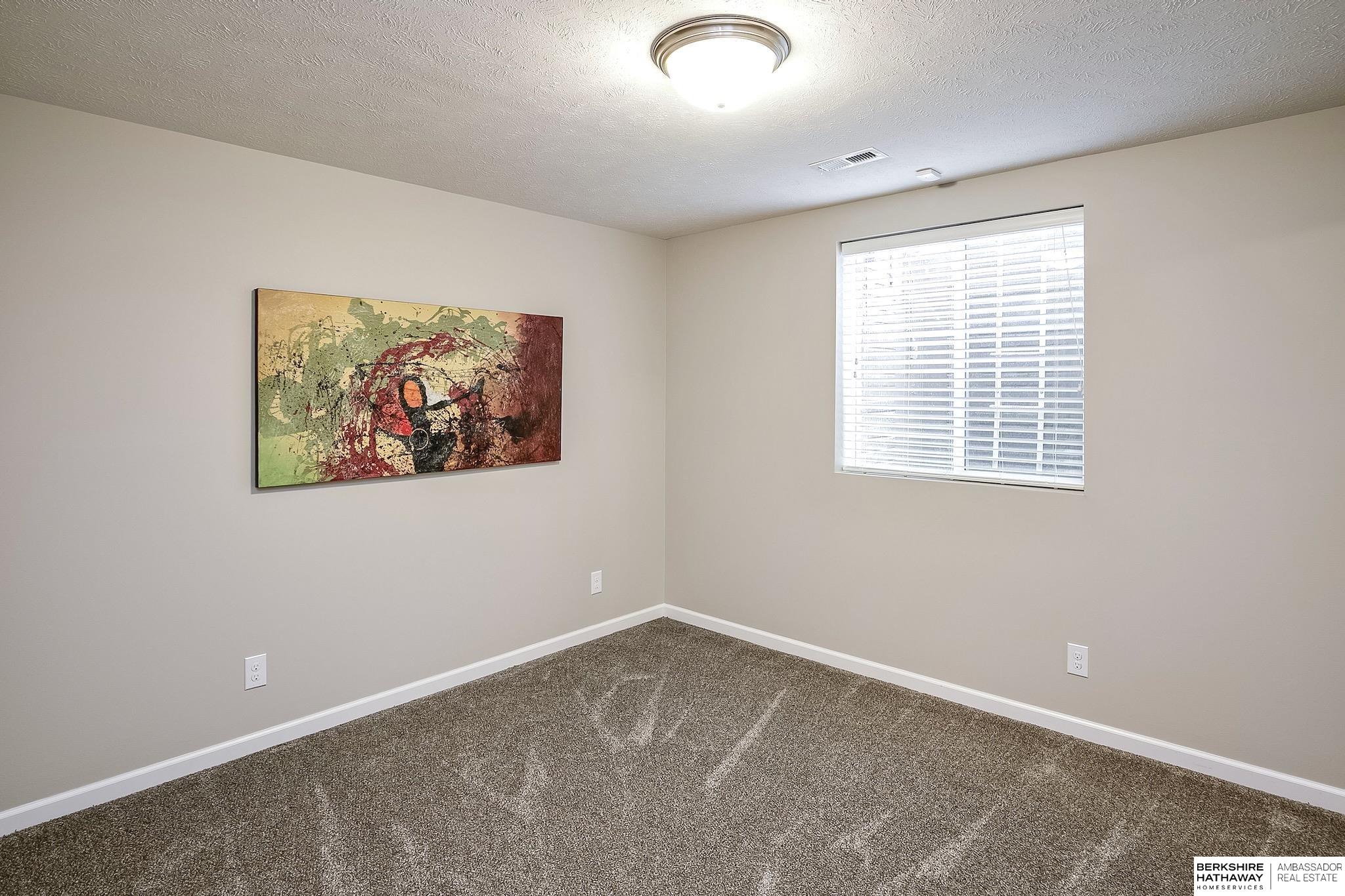 Gretna, Nebraska 68028, United States, 4 Bedrooms Bedrooms, ,3 BathroomsBathrooms,Residential,Pending,195782