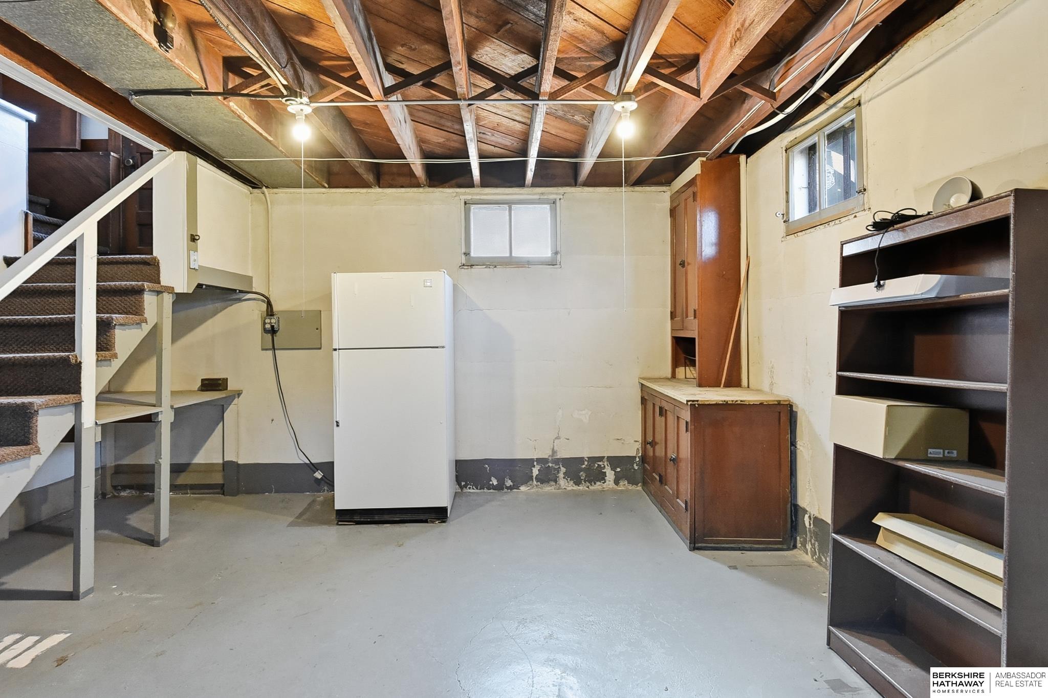 Omaha, Nebraska 68112, United States, 3 Bedrooms Bedrooms, ,1 BathroomBathrooms,Residential,Active,236724