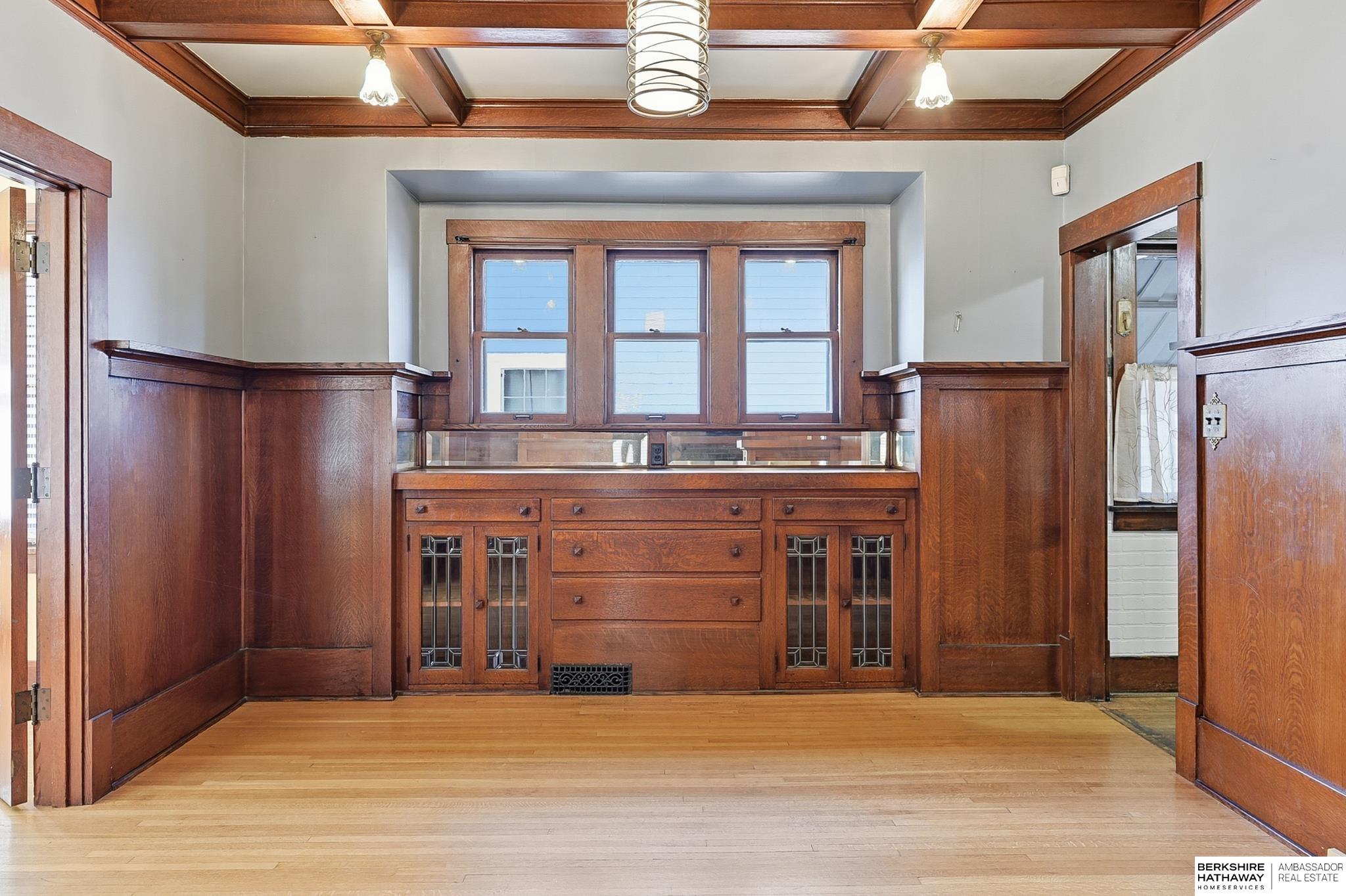 Omaha, Nebraska 68112, United States, 3 Bedrooms Bedrooms, ,1 BathroomBathrooms,Residential,Active,236724