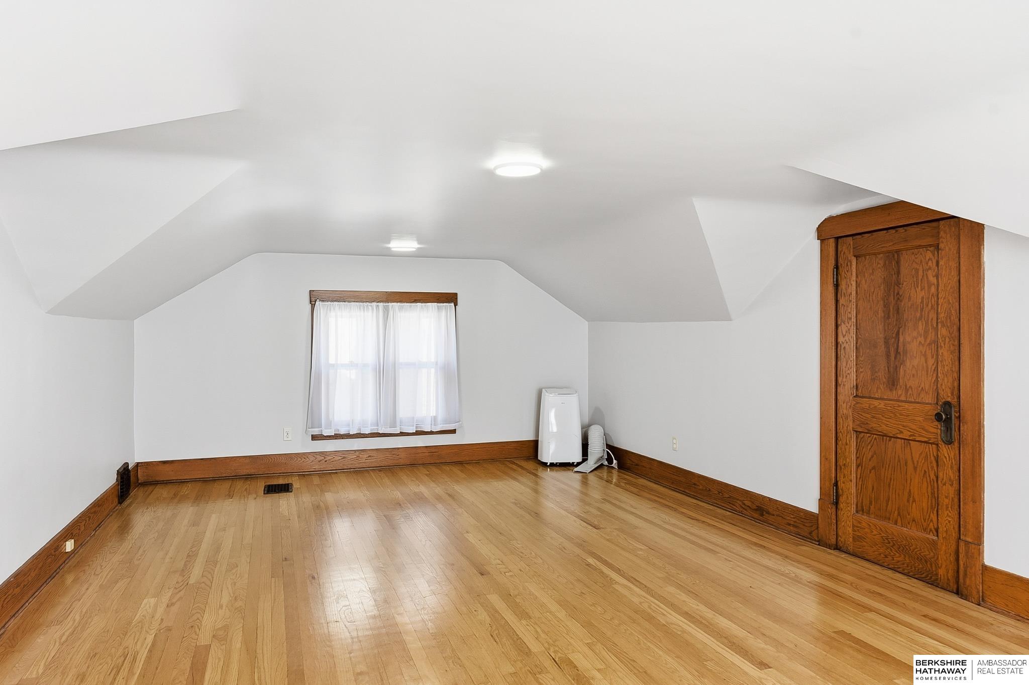 Omaha, Nebraska 68112, United States, 3 Bedrooms Bedrooms, ,1 BathroomBathrooms,Residential,Active,236724