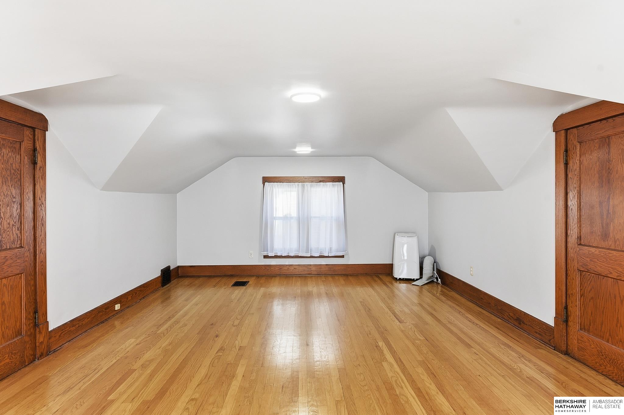 Omaha, Nebraska 68112, United States, 3 Bedrooms Bedrooms, ,1 BathroomBathrooms,Residential,Active,236724