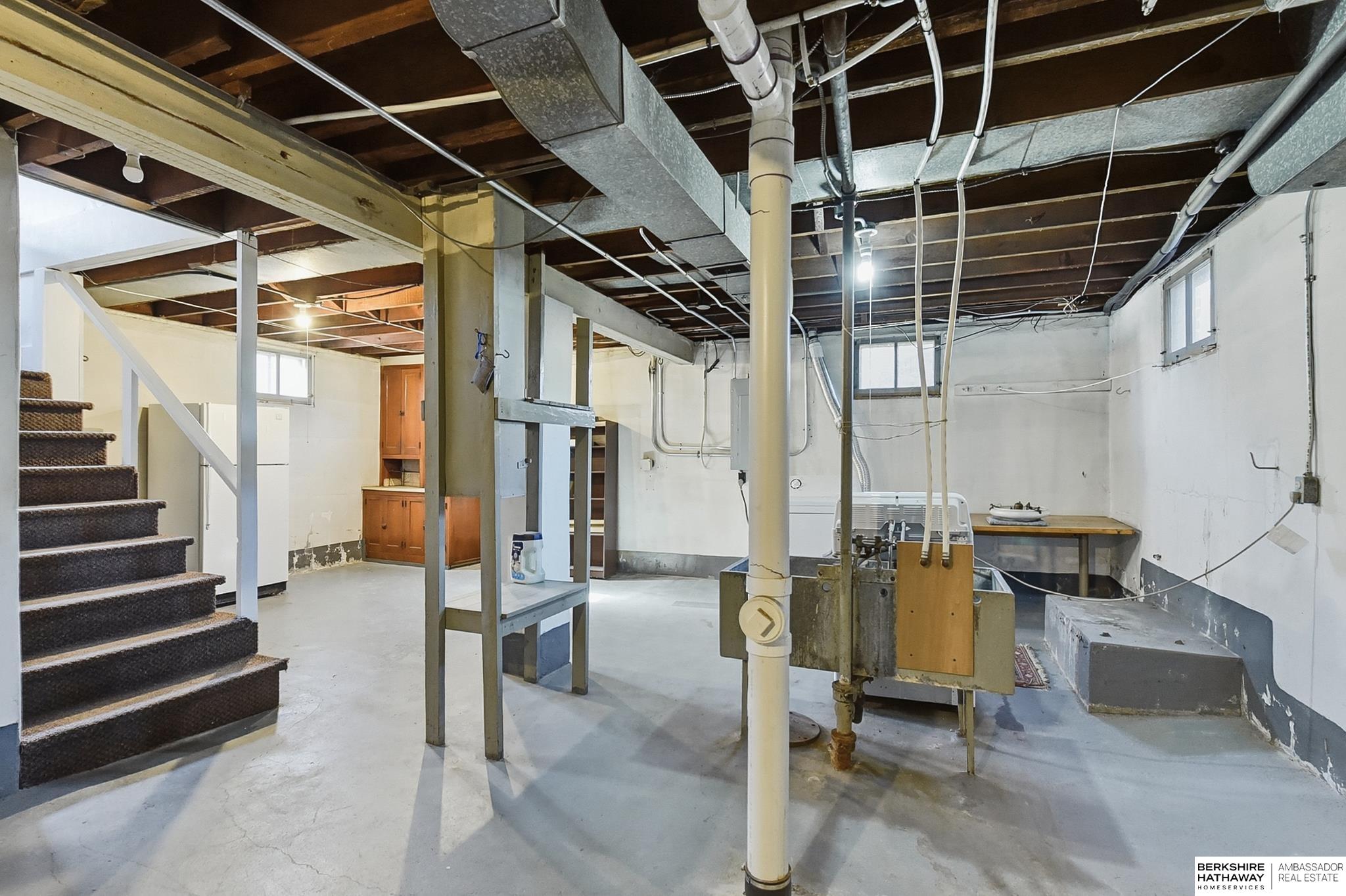 Omaha, Nebraska 68112, United States, 3 Bedrooms Bedrooms, ,1 BathroomBathrooms,Residential,Active,236724