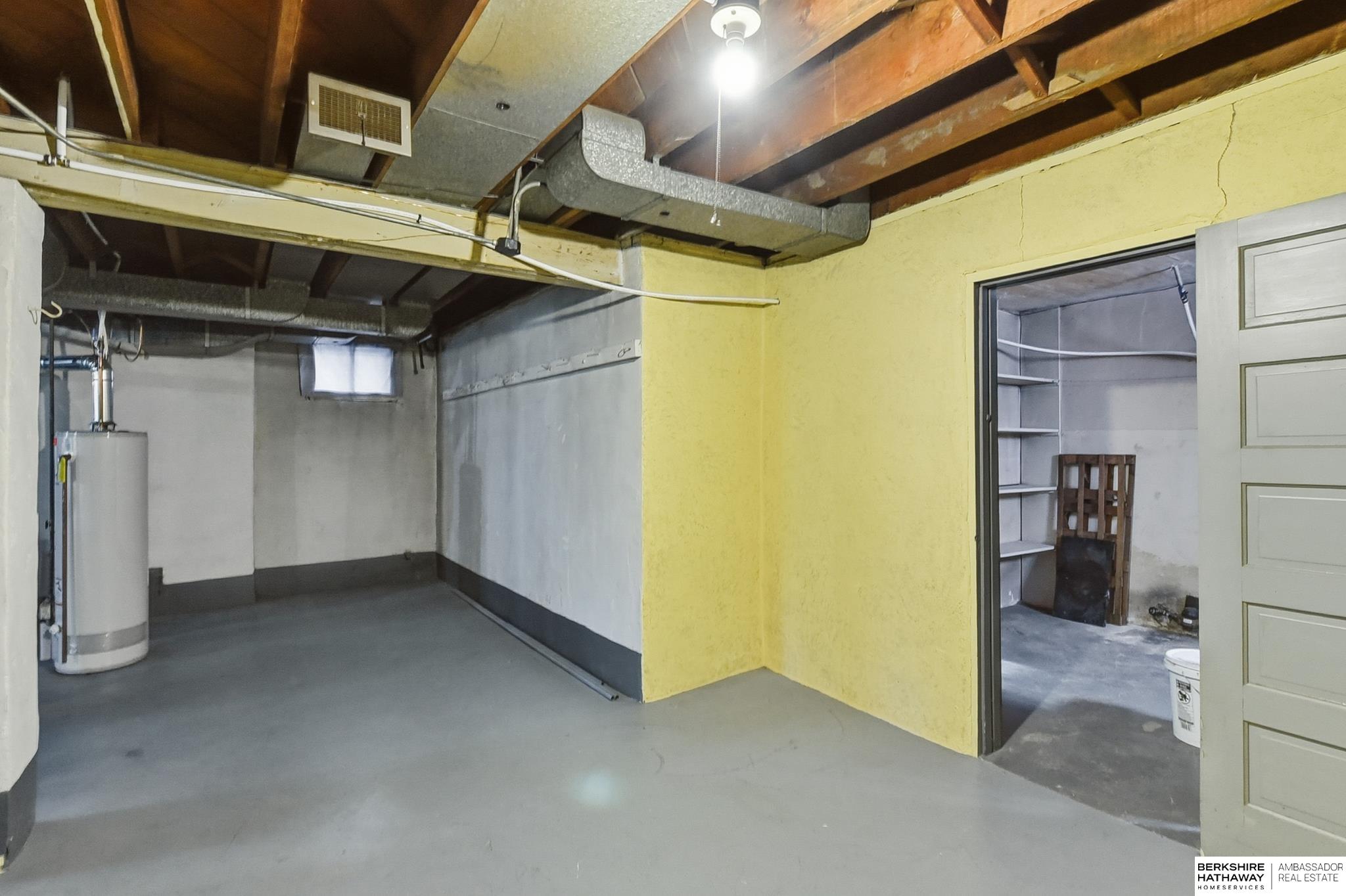 Omaha, Nebraska 68112, United States, 3 Bedrooms Bedrooms, ,1 BathroomBathrooms,Residential,Active,236724