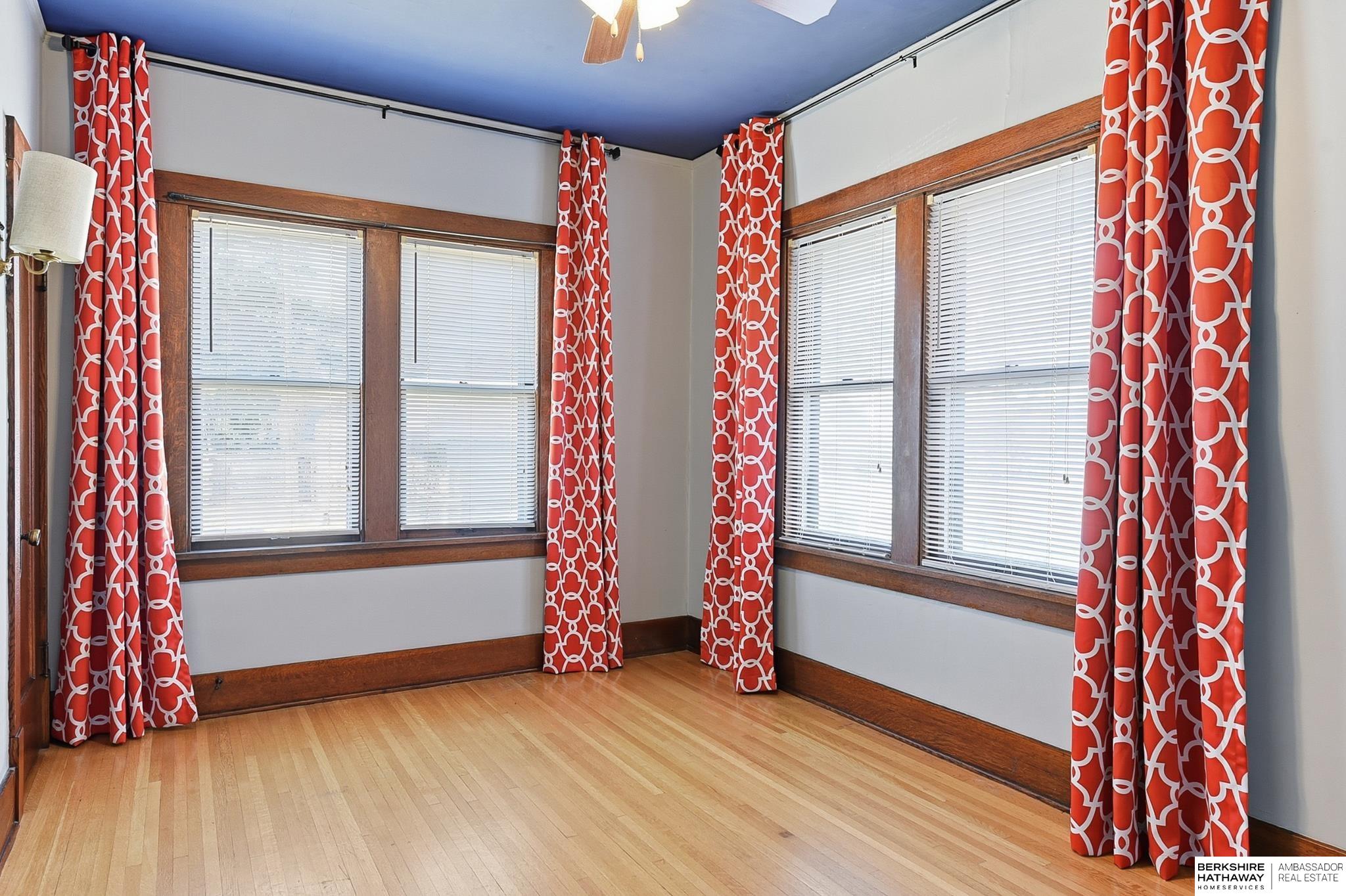 Omaha, Nebraska 68112, United States, 3 Bedrooms Bedrooms, ,1 BathroomBathrooms,Residential,Active,236724