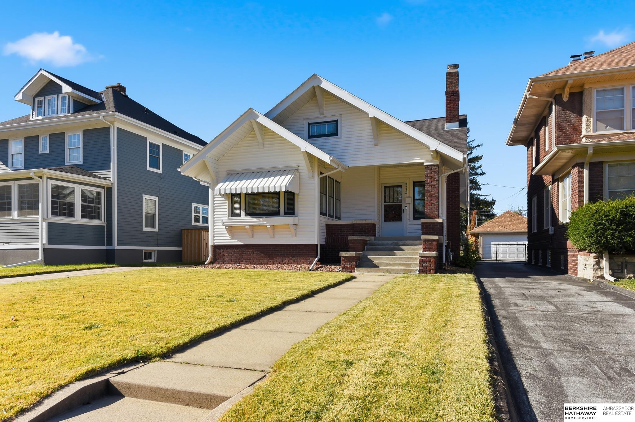 Omaha, Nebraska 68112, United States, 3 Bedrooms Bedrooms, ,1 BathroomBathrooms,Residential,Active,236724