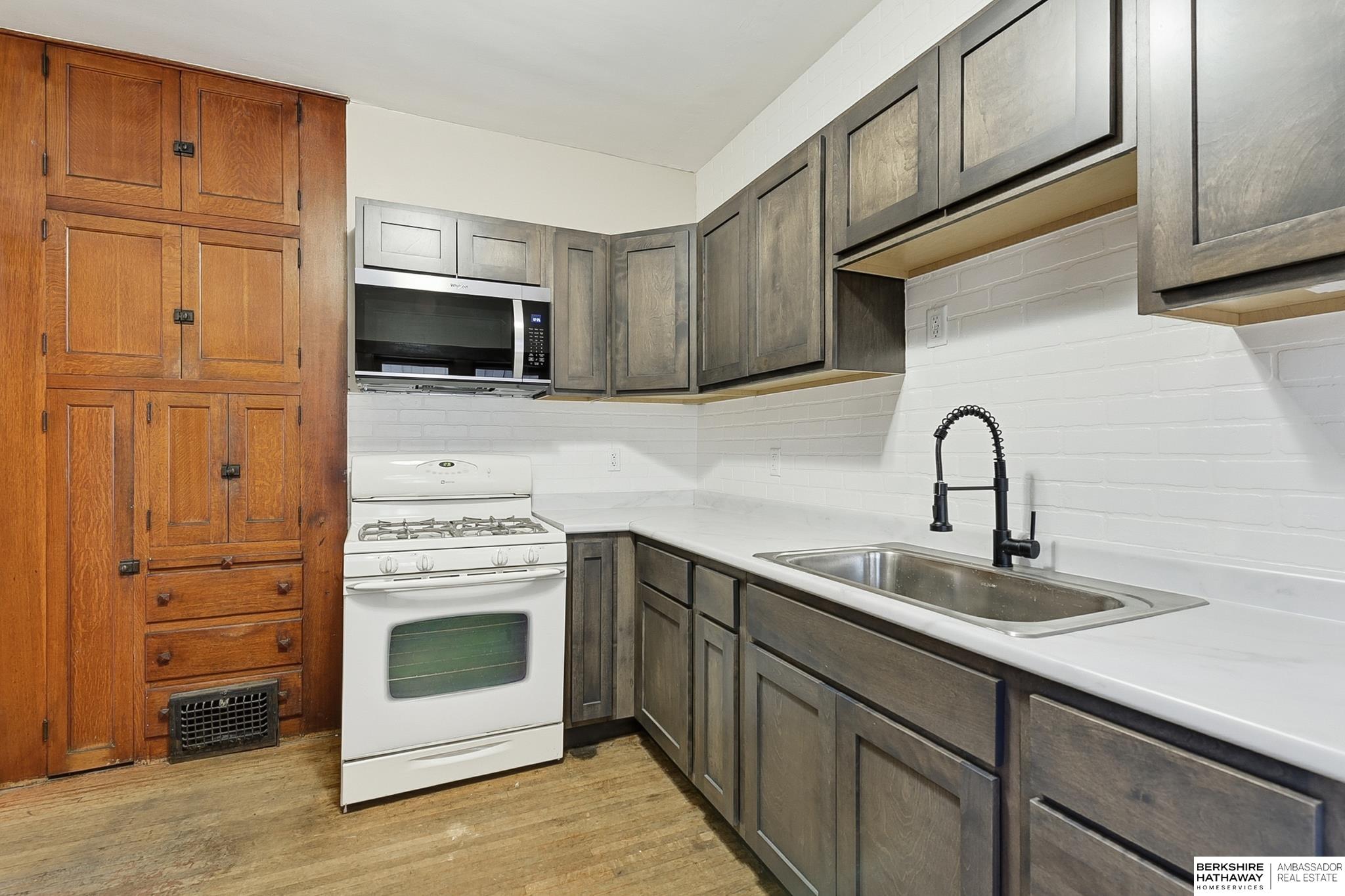 Omaha, Nebraska 68112, United States, 3 Bedrooms Bedrooms, ,1 BathroomBathrooms,Residential,Active,236724