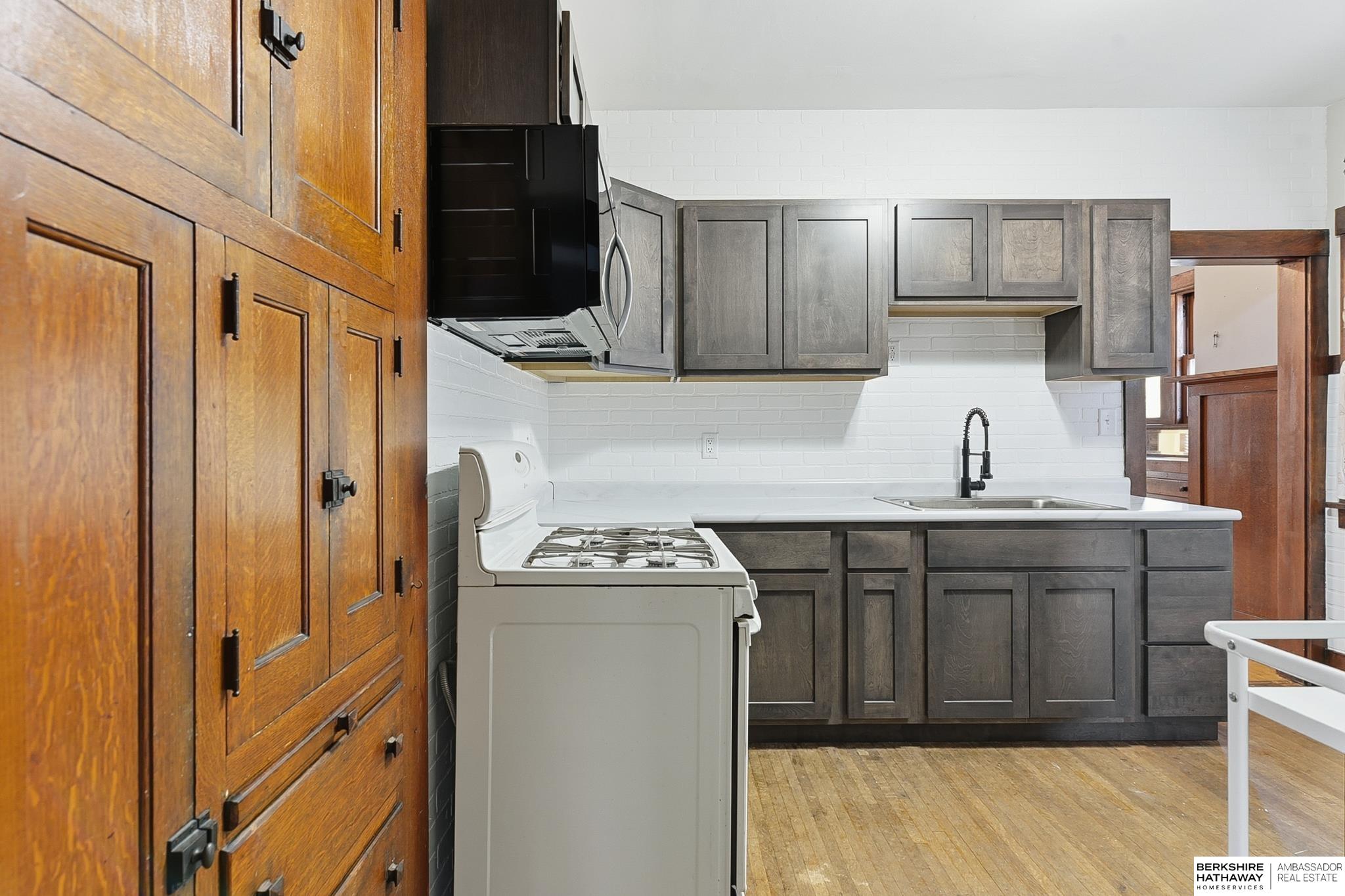 Omaha, Nebraska 68112, United States, 3 Bedrooms Bedrooms, ,1 BathroomBathrooms,Residential,Active,236724