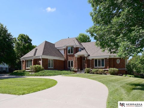 Photo of 15835 Burt Street, Omaha, NE 68118 (MLS # 22618926)