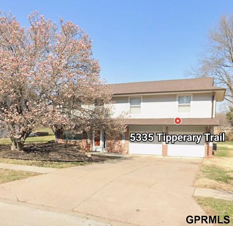 Photo of 5335 Tipperary Trail, Lincoln, NE 68512 (MLS # 22608538)