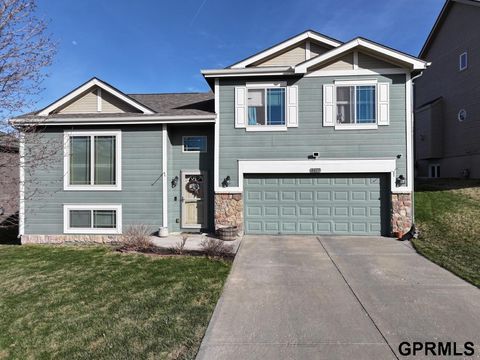 Photo of 4617 N 175th Avenue, Omaha, NE 68116 (MLS # 22607664)